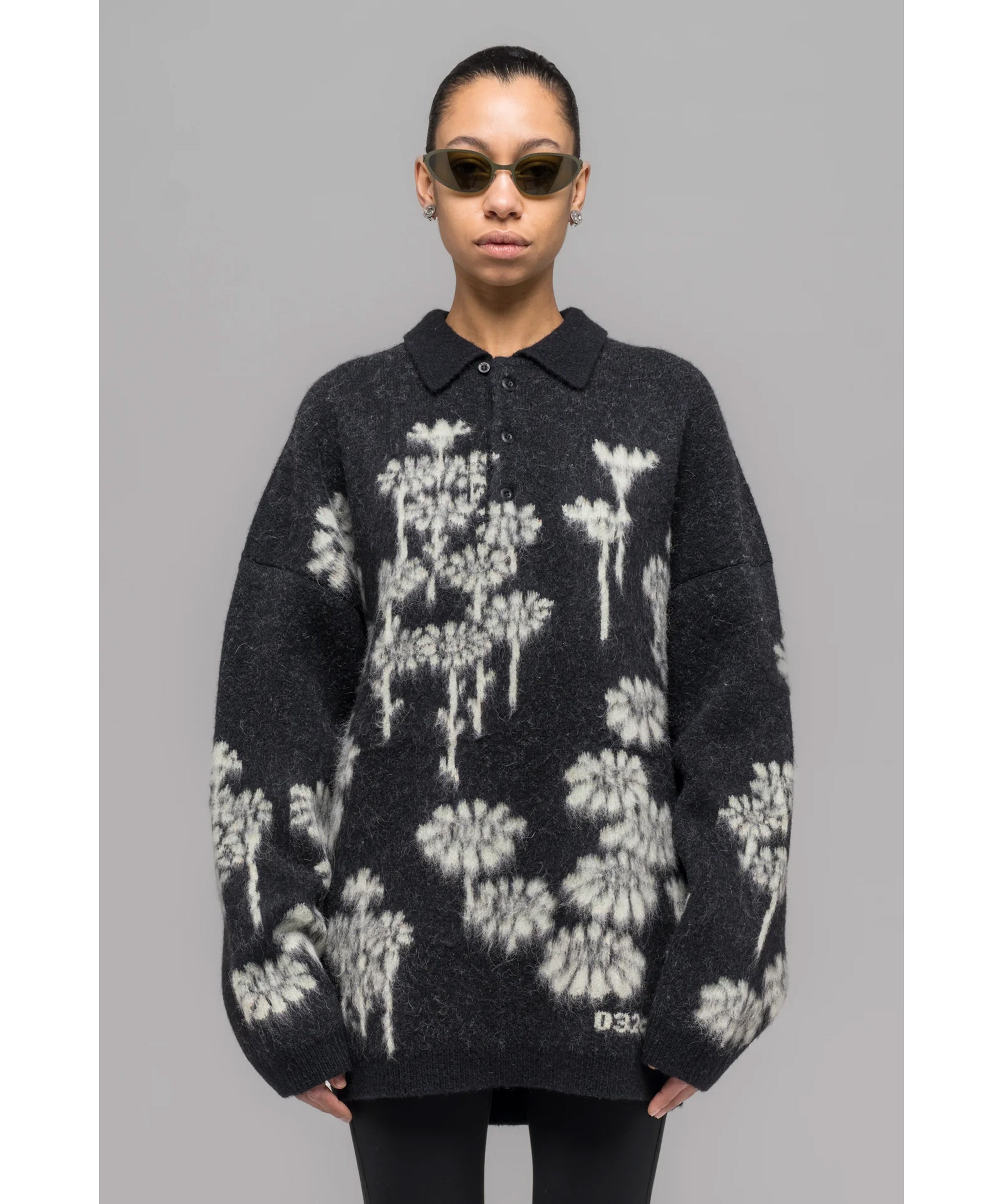 032c-melting-daisies-runways-style-berlin-fall-winter-25-stylealbum-oversized-knitwear