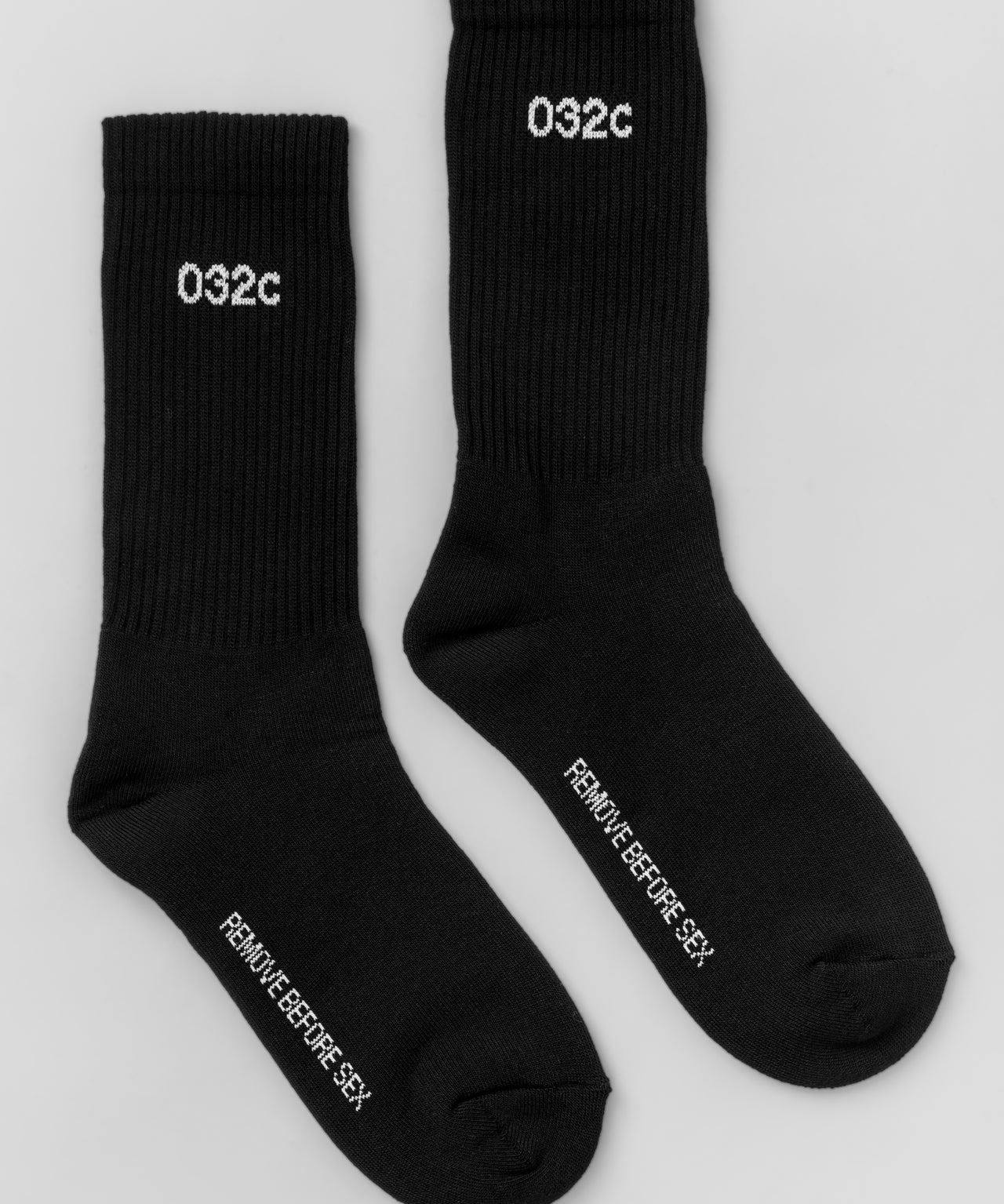 032c Schwarze Socken
