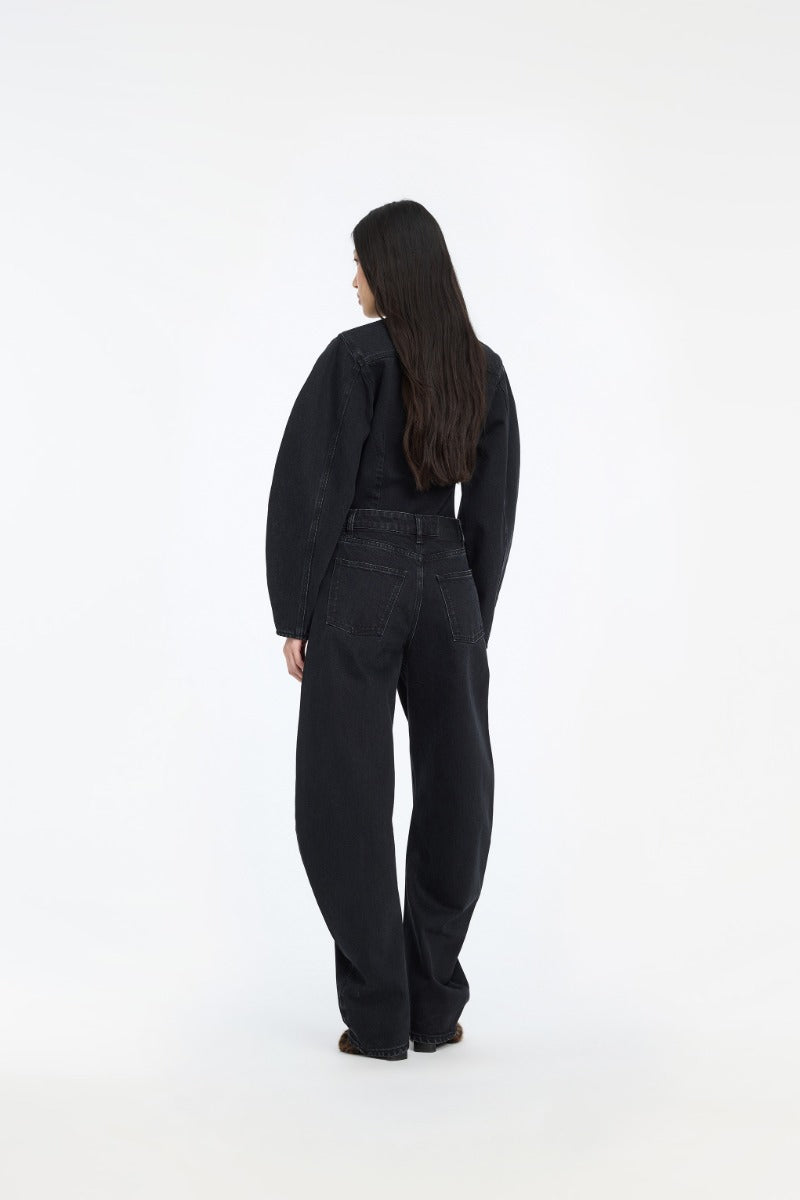 Rotate Schwarze Barreleg Jeans – am Model 2