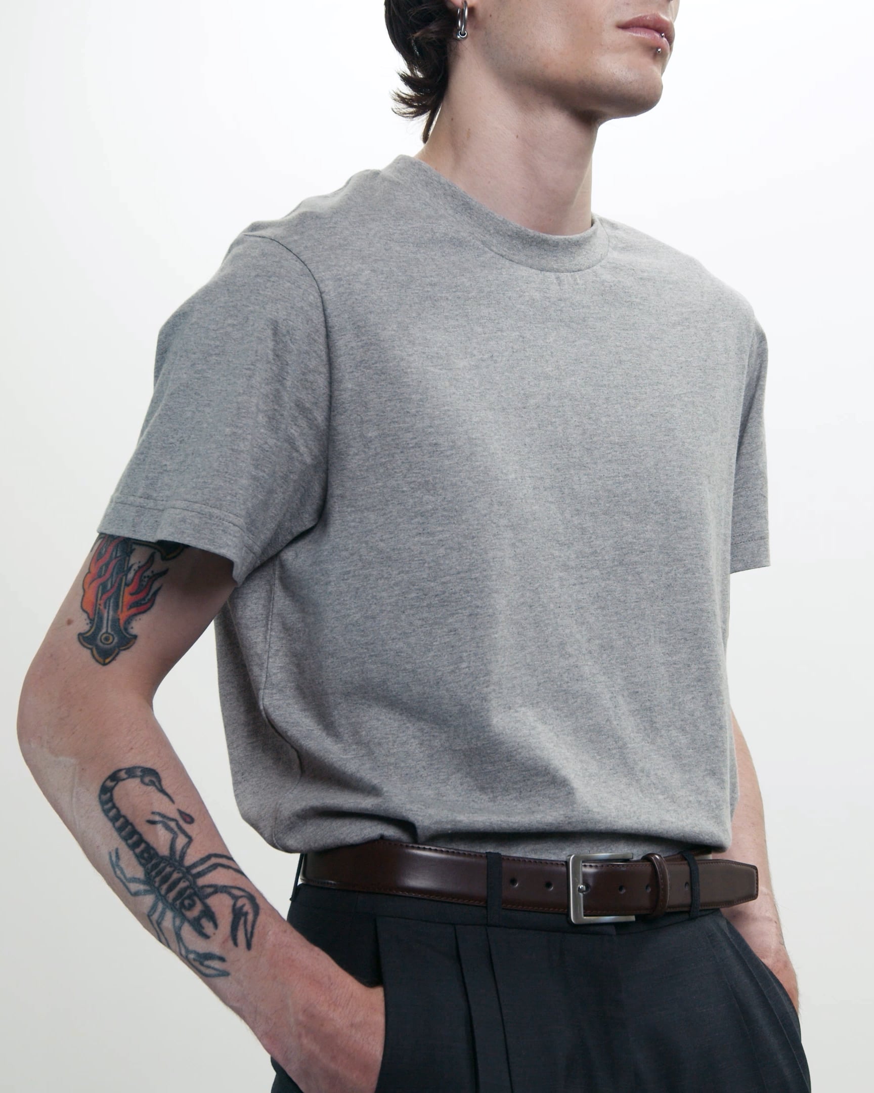 ENTIRE STUDIOS Graues Basic Tee – Ansicht 4