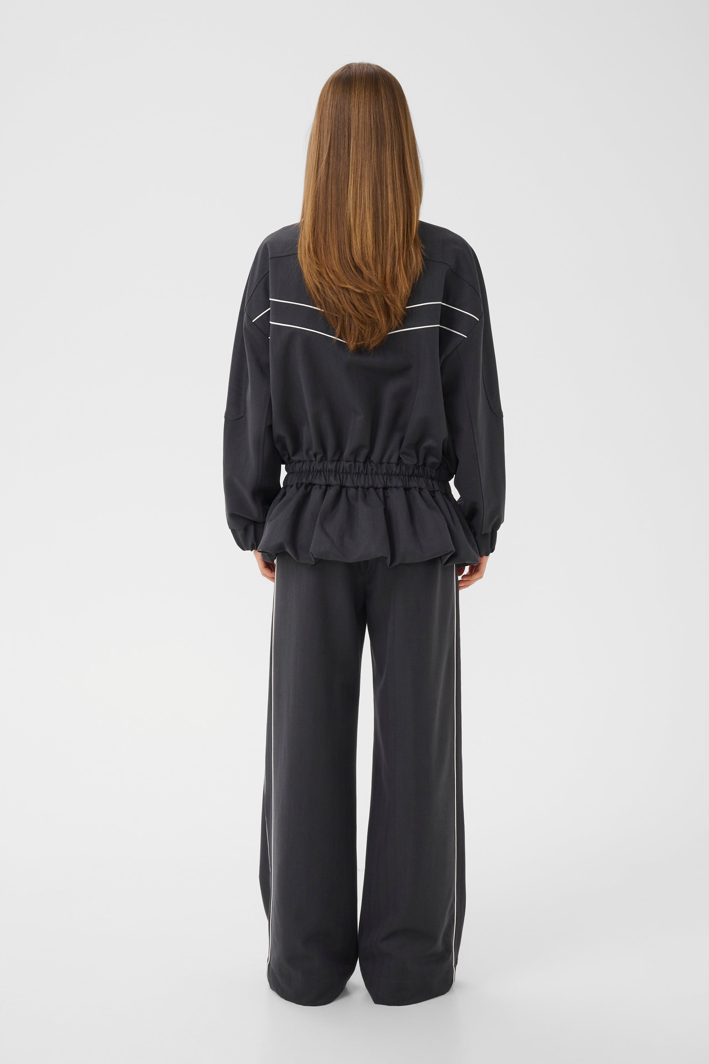 Gestuz Dunkelgraues Trackjacket mit Peplum – Ansicht 6