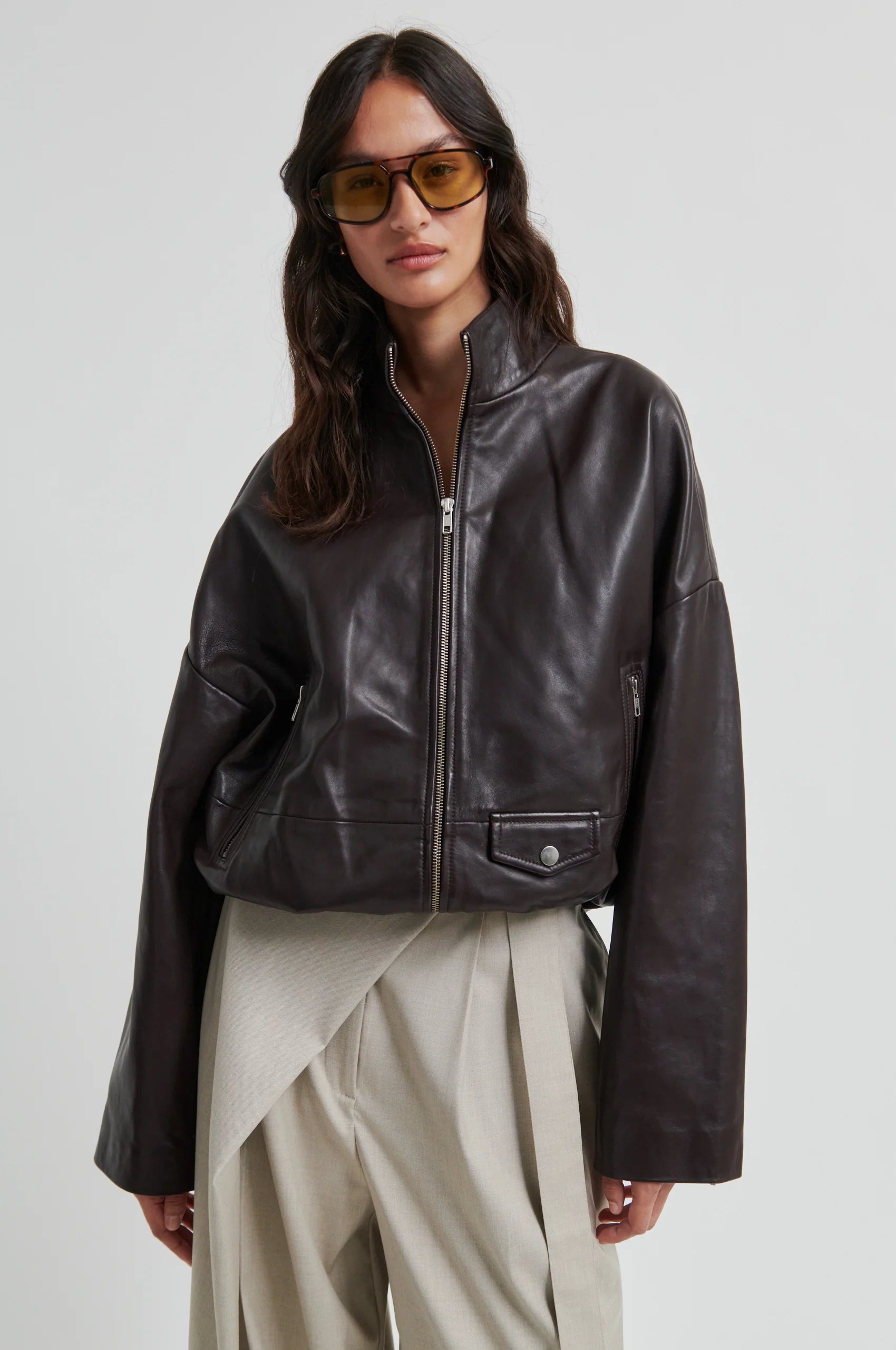 Dunkelbraune Lederjacke