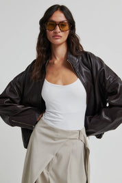 Beige melierte Anzughose mit asymmetrischem Verschluss