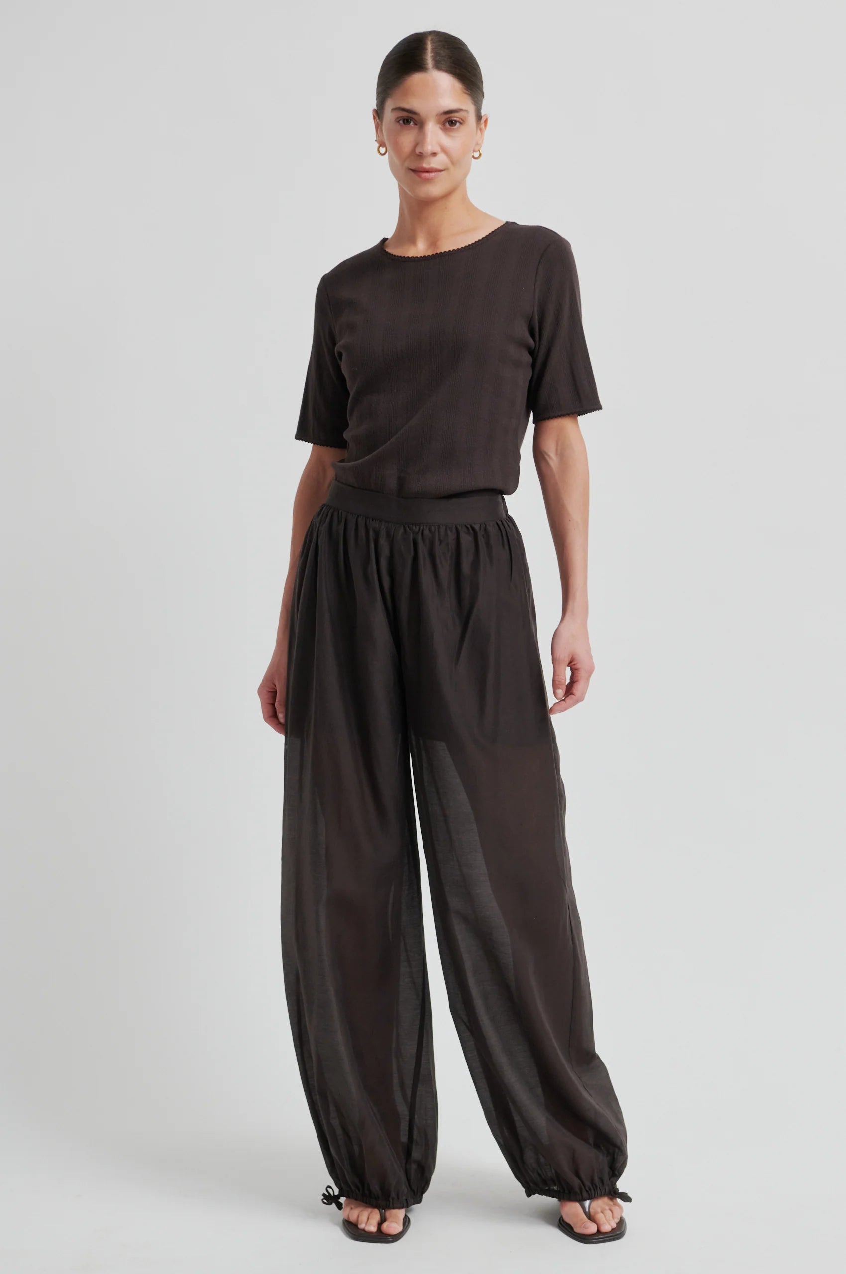 Dunkelbraune Hose mit Ballooneffekt