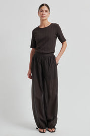 Dunkelbraune Hose mit Ballooneffekt