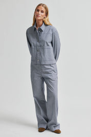 Gestreifte, leichte Denim Hose