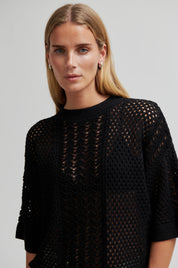 Crochet Pullover mit Rundhals & Oversize-Schnitt