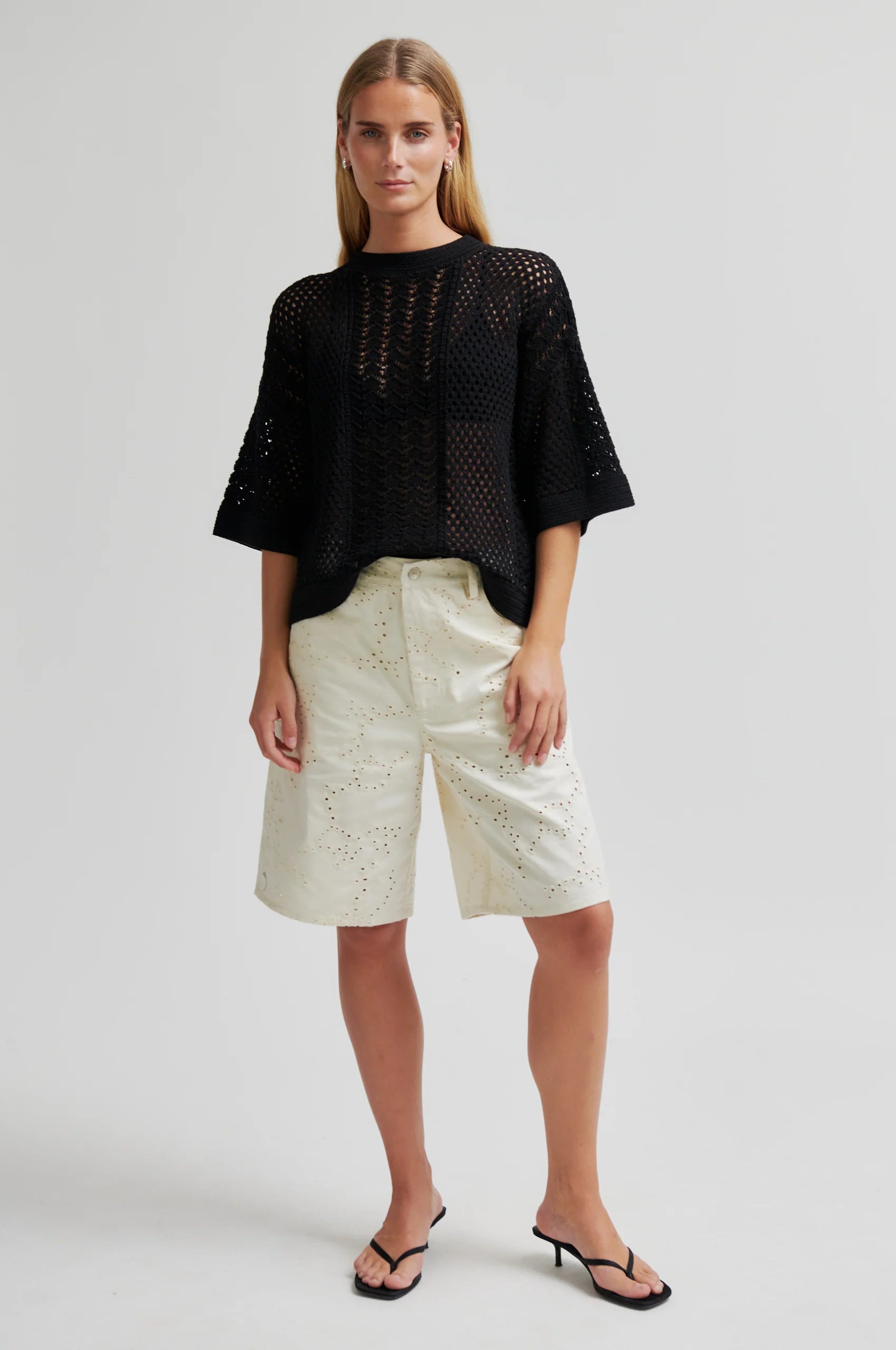 Crochet Pullover mit Rundhals & Oversize-Schnitt