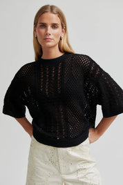 Crochet Pullover mit Rundhals & Oversize-Schnitt