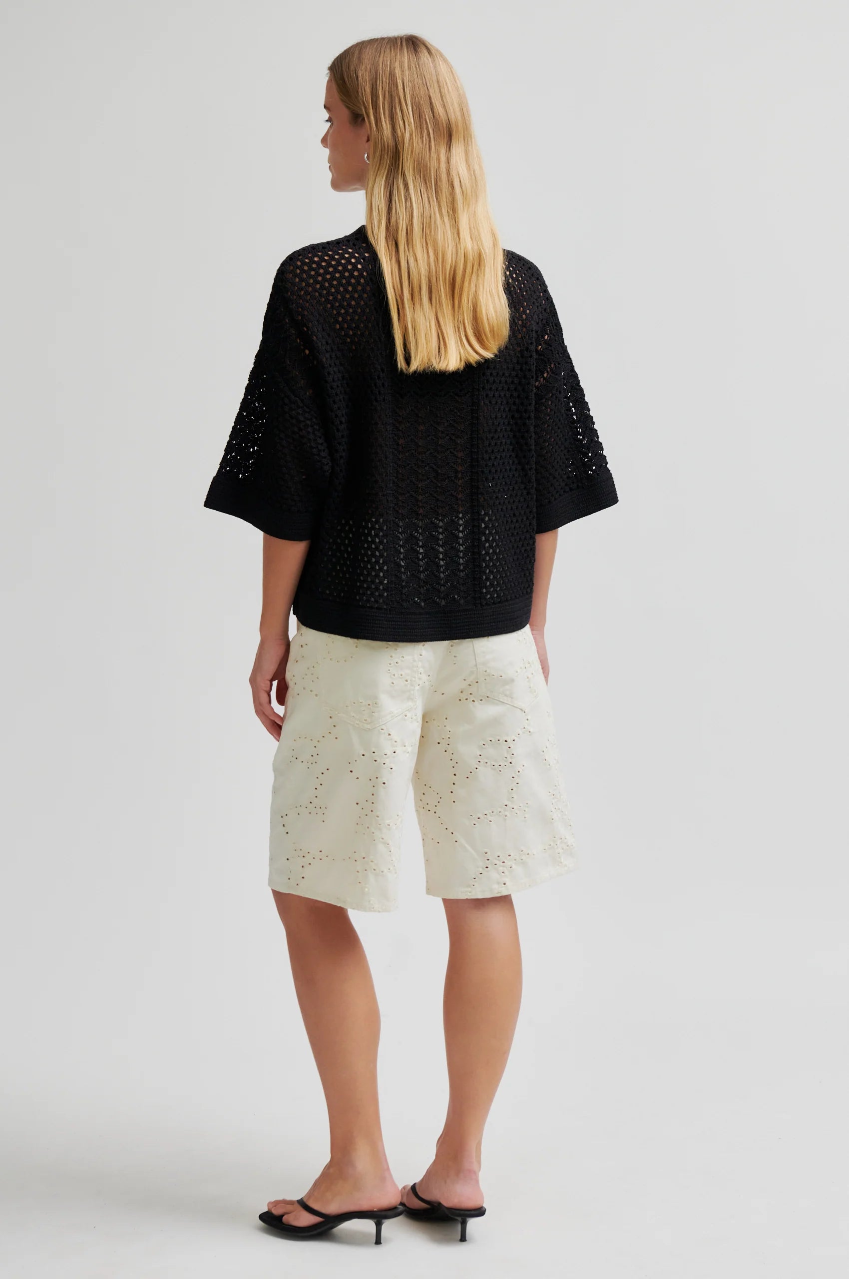 Crochet Pullover mit Rundhals & Oversize-Schnitt