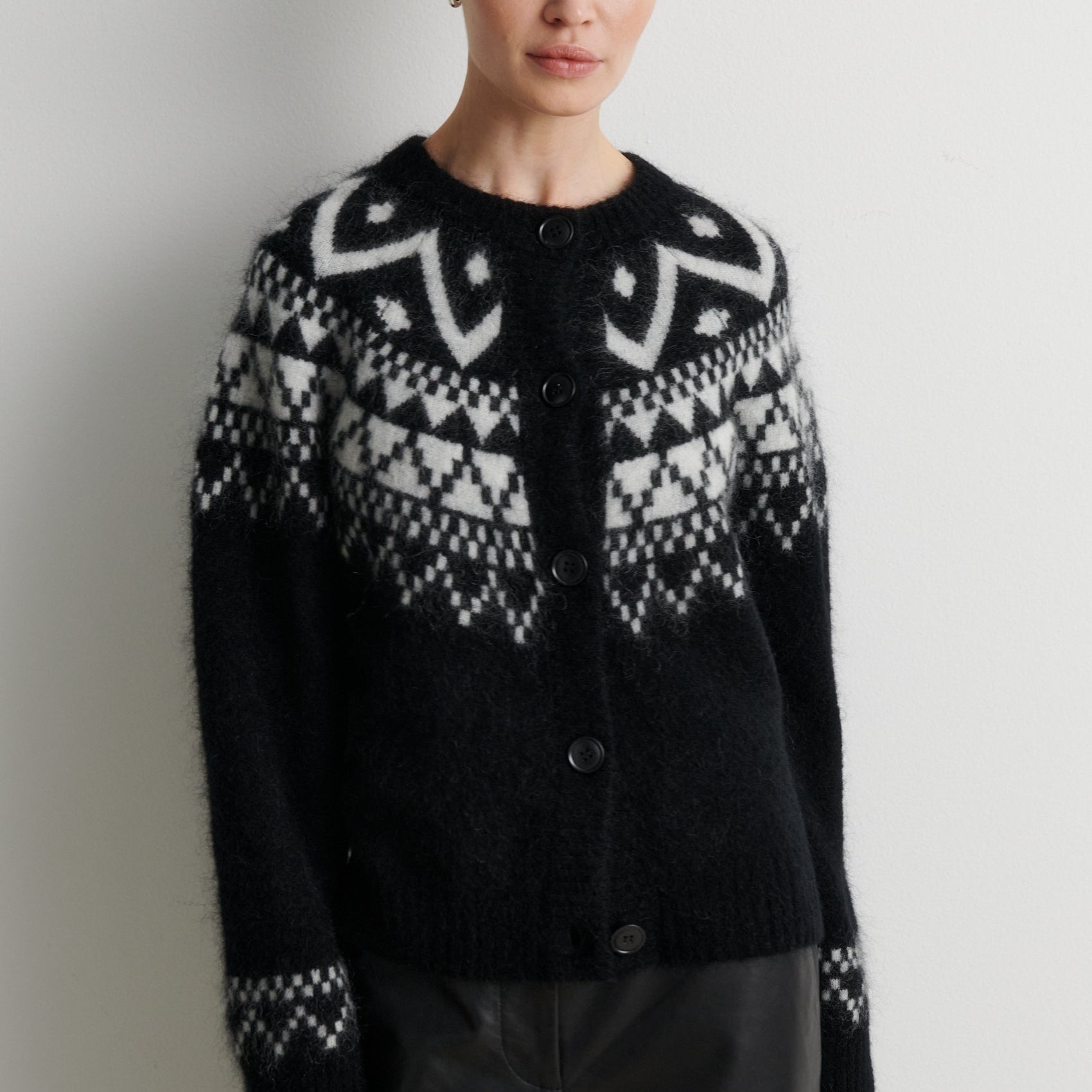 Second Female Schwarzer Cardigan mit Intarsie – Produktbild