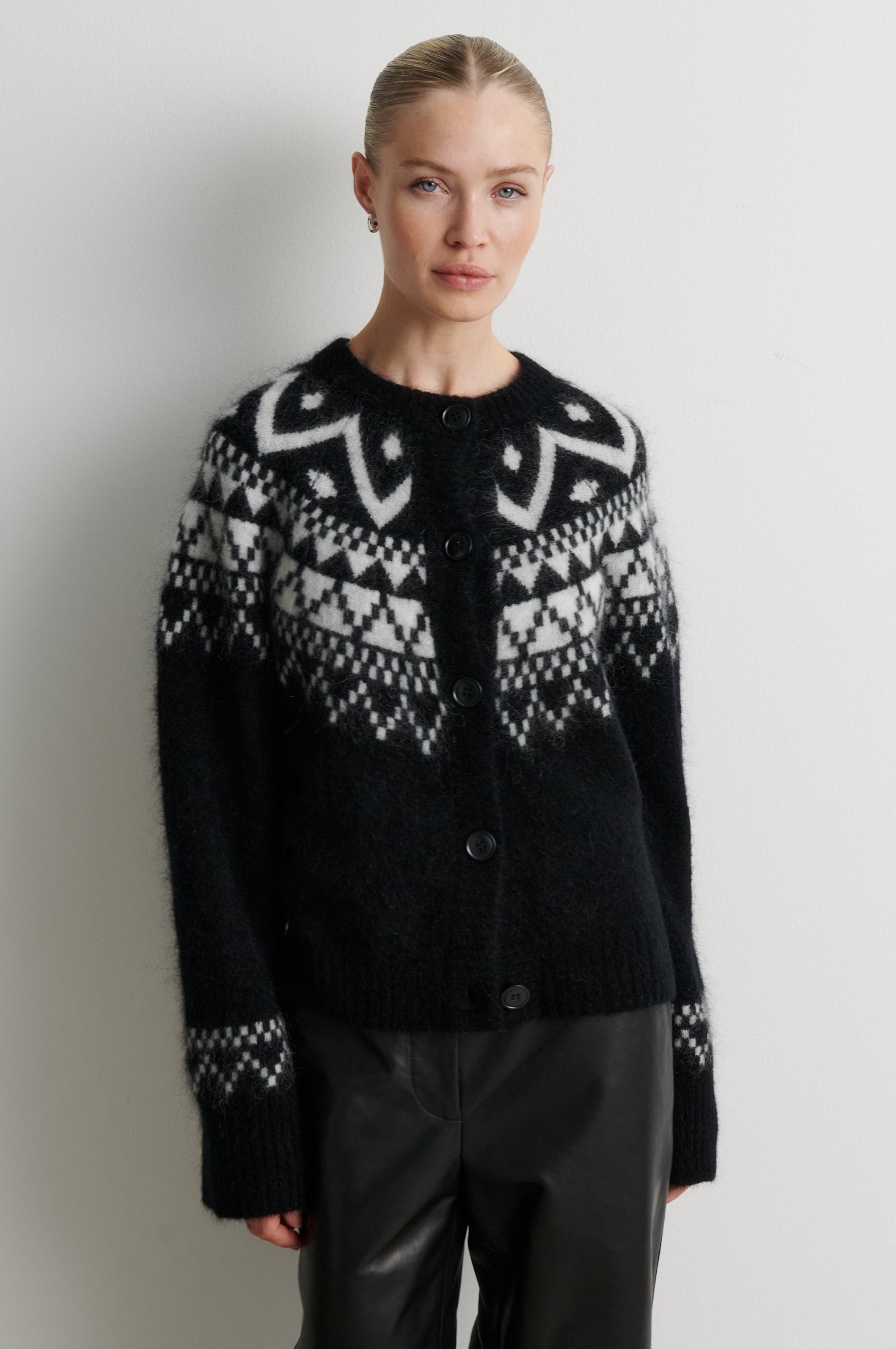 Second Female Schwarzer Cardigan mit Intarsie – Produktbild