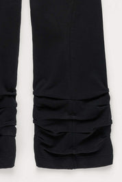 AVAVAV Schwarze Sweatpants mit Raffung – Detailansicht