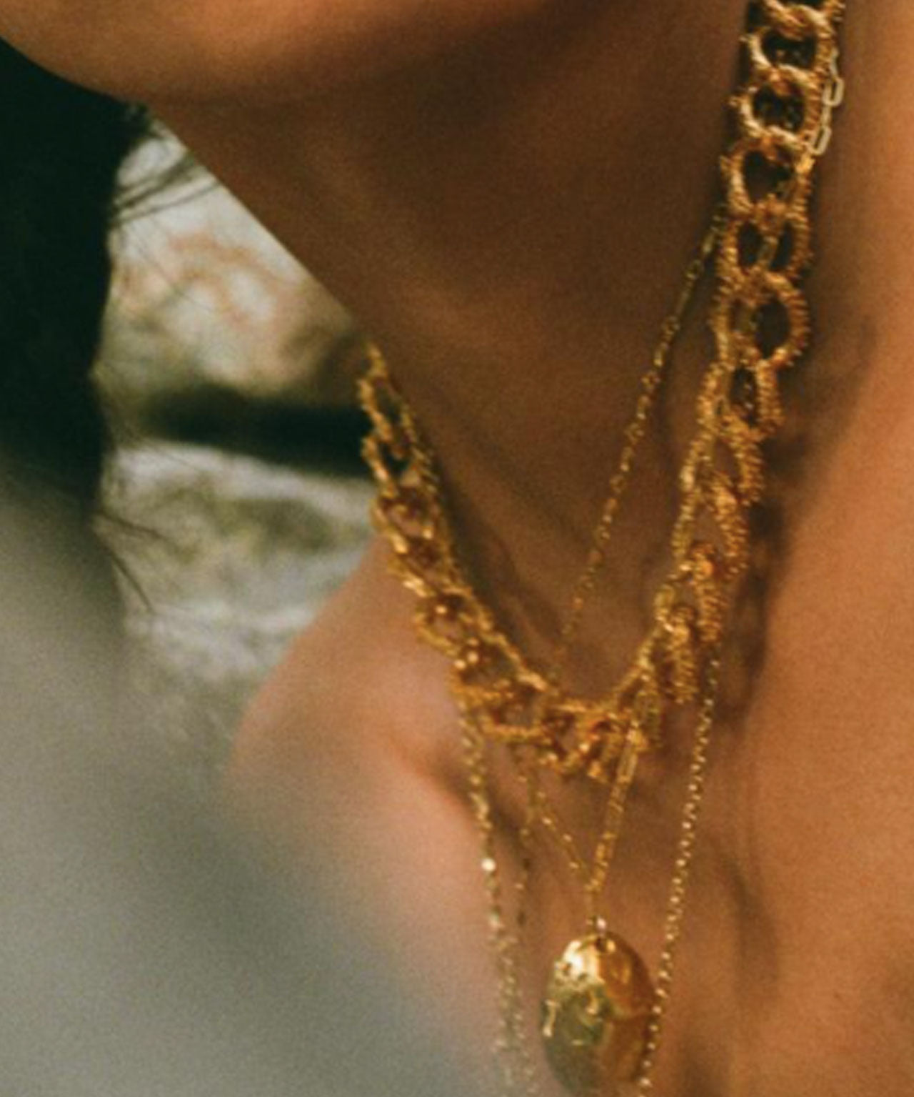 Zarte Gliederkette mit großem Anhänger