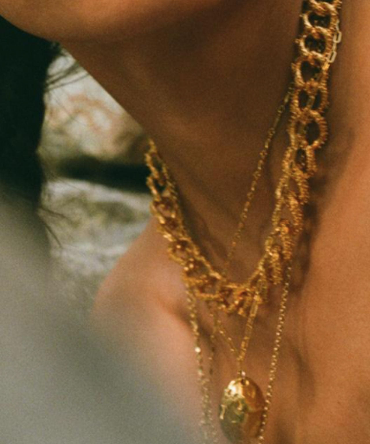 Zarte Gliederkette mit großem Anhänger