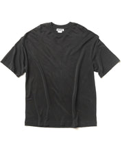 HOPE Schwarzes, oversized T-Shirt aus Cupro