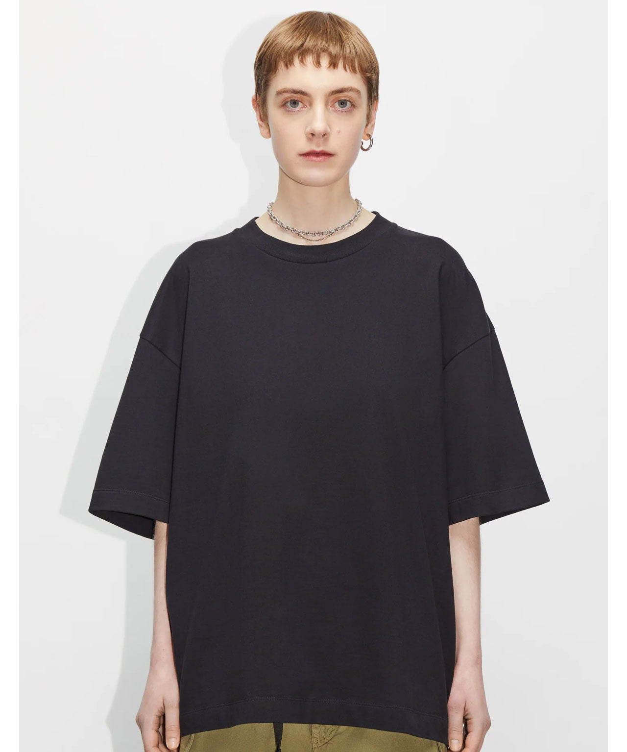 HOPE Schwarzes, oversized T-Shirt aus Cupro