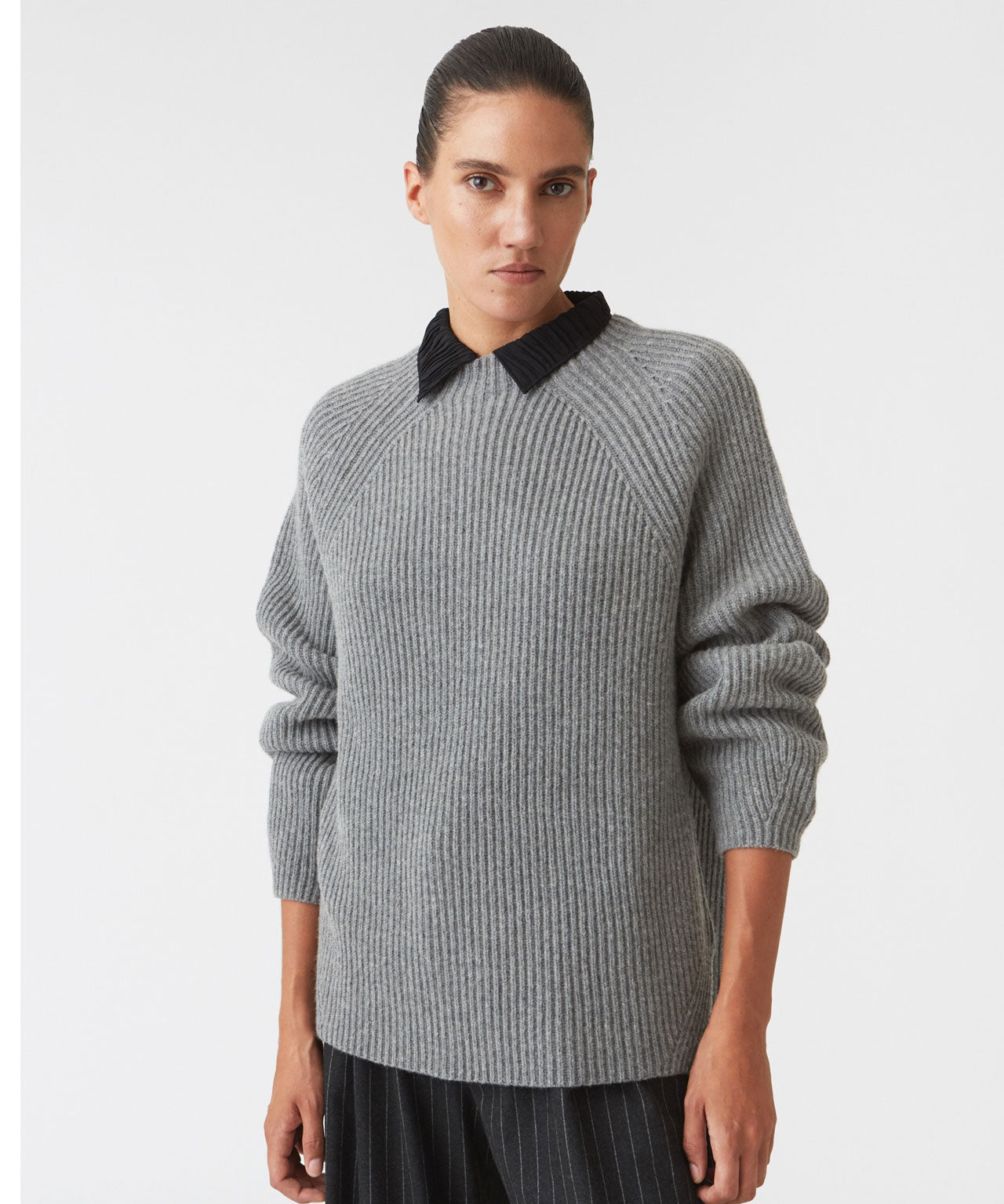 HOPE STOCKHOLM Wollpullover mit Rippen, grau