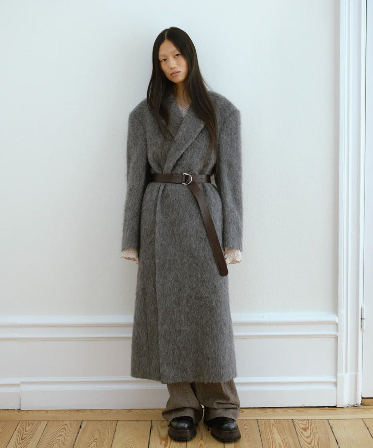 HOPE Grauer Wollmantel