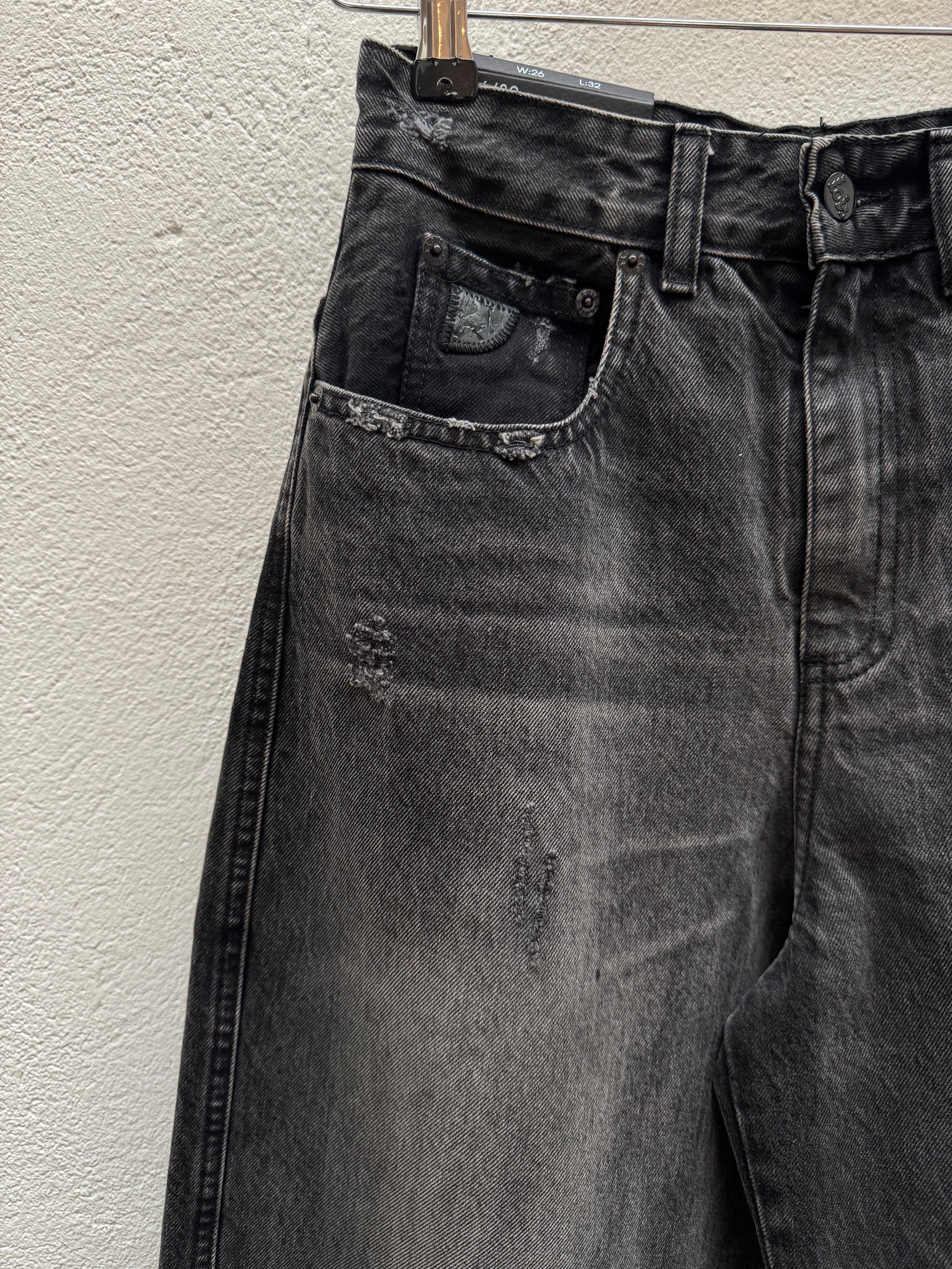 LOIS Blackdenim mit Abrasions