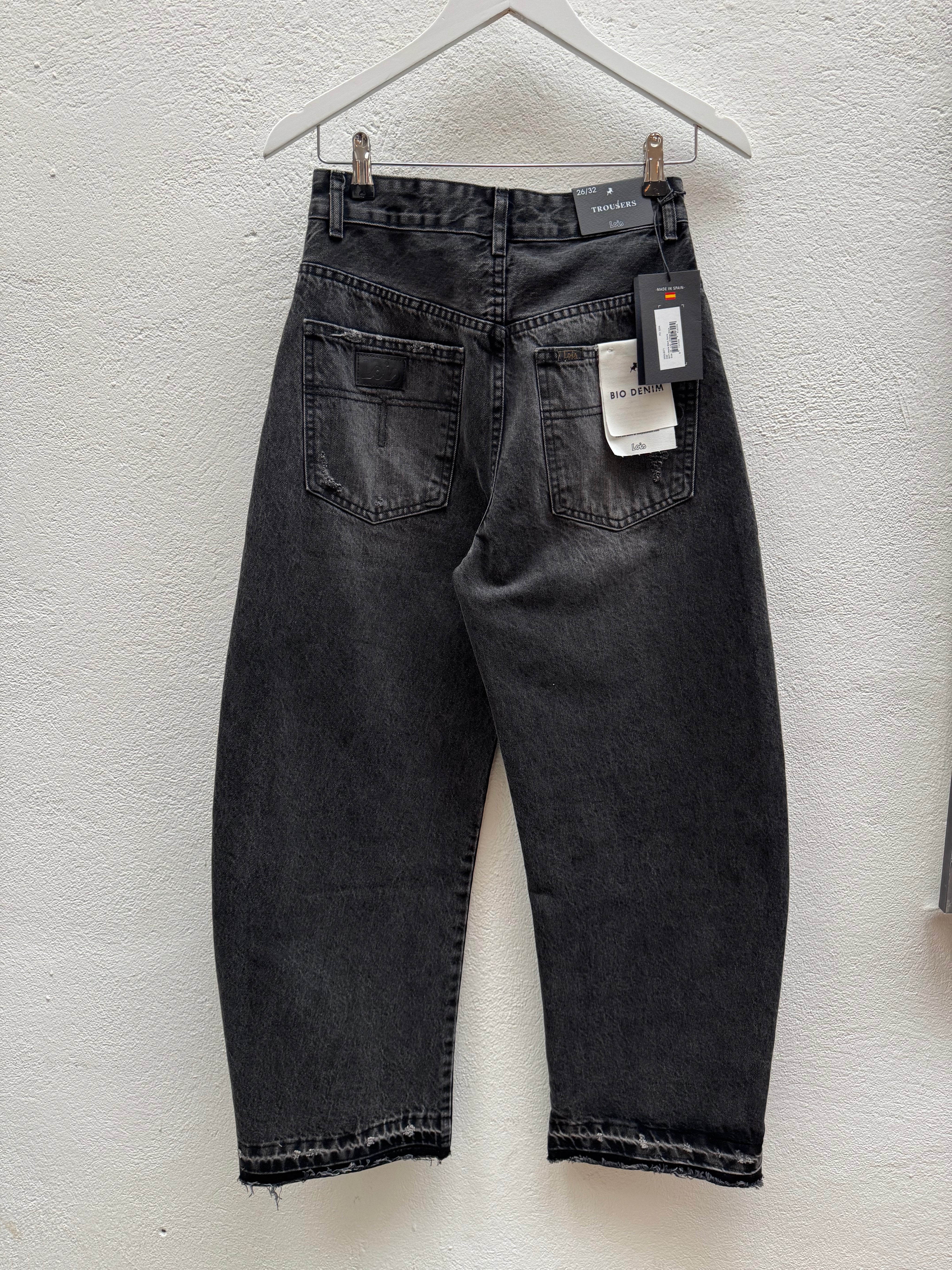 LOIS Blackdenim mit Abrasions