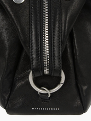 MARGESHERWOOD Schwarze, studded Ledertasche