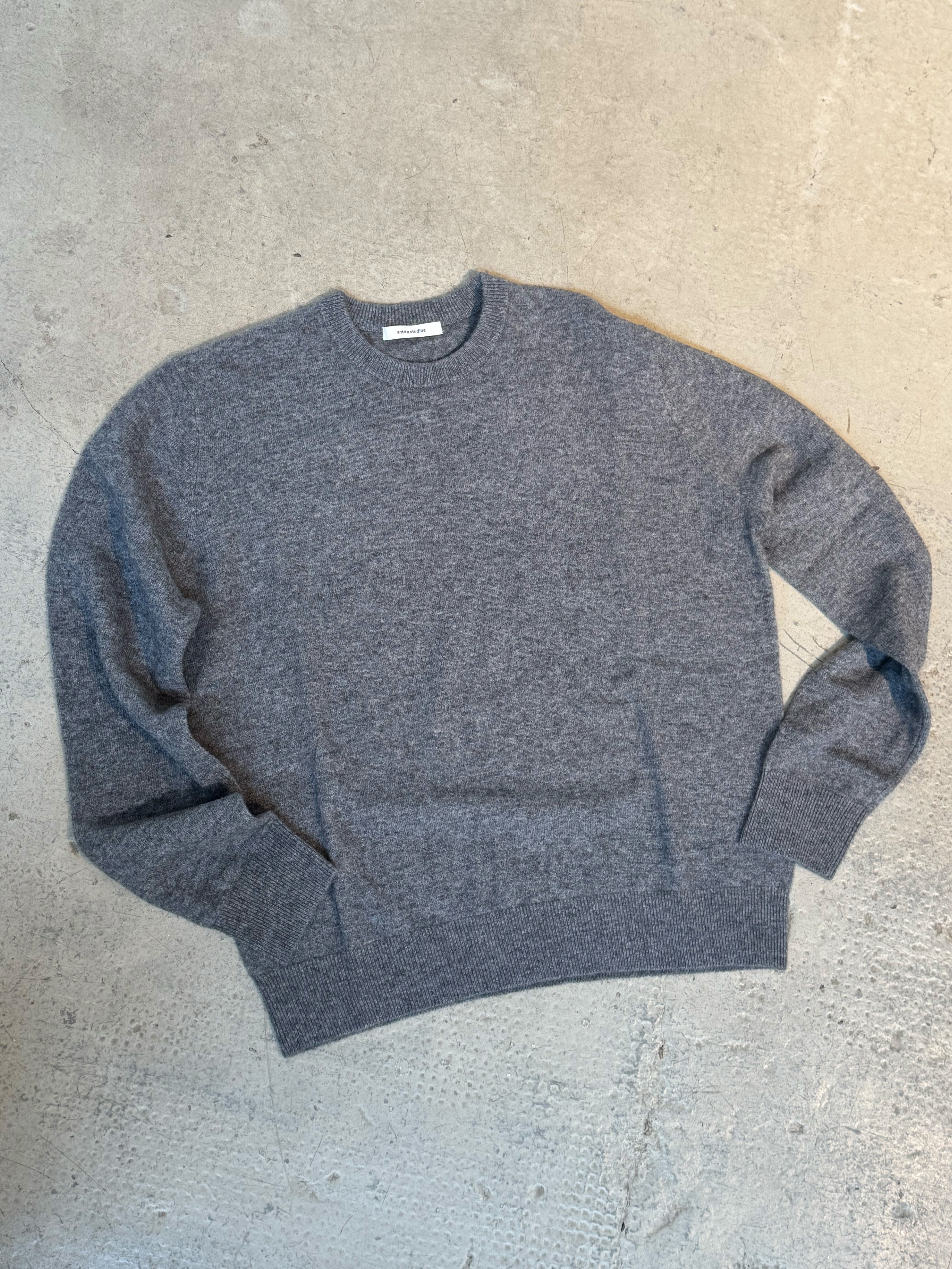 ENTIRE STUDIOS Mittelgrauer Pullover aus Wolle/Cashmere
