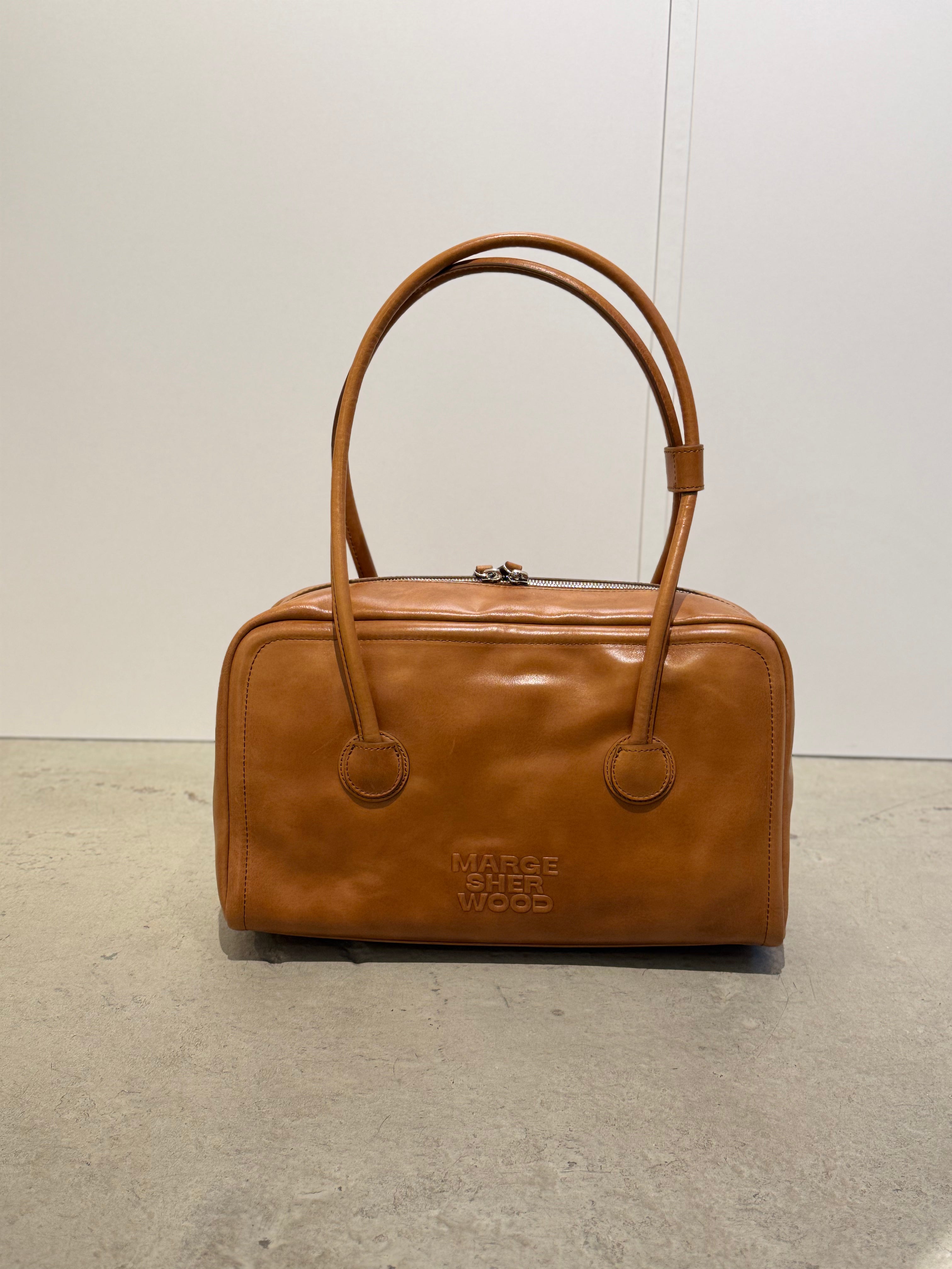 MARGESHERWOOD Soft Boston Henkeltasche in Cognacbraun