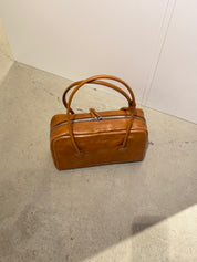 MARGESHERWOOD Soft Boston Henkeltasche in Cognacbraun