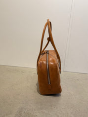 MARGESHERWOOD Soft Boston Henkeltasche in Cognacbraun