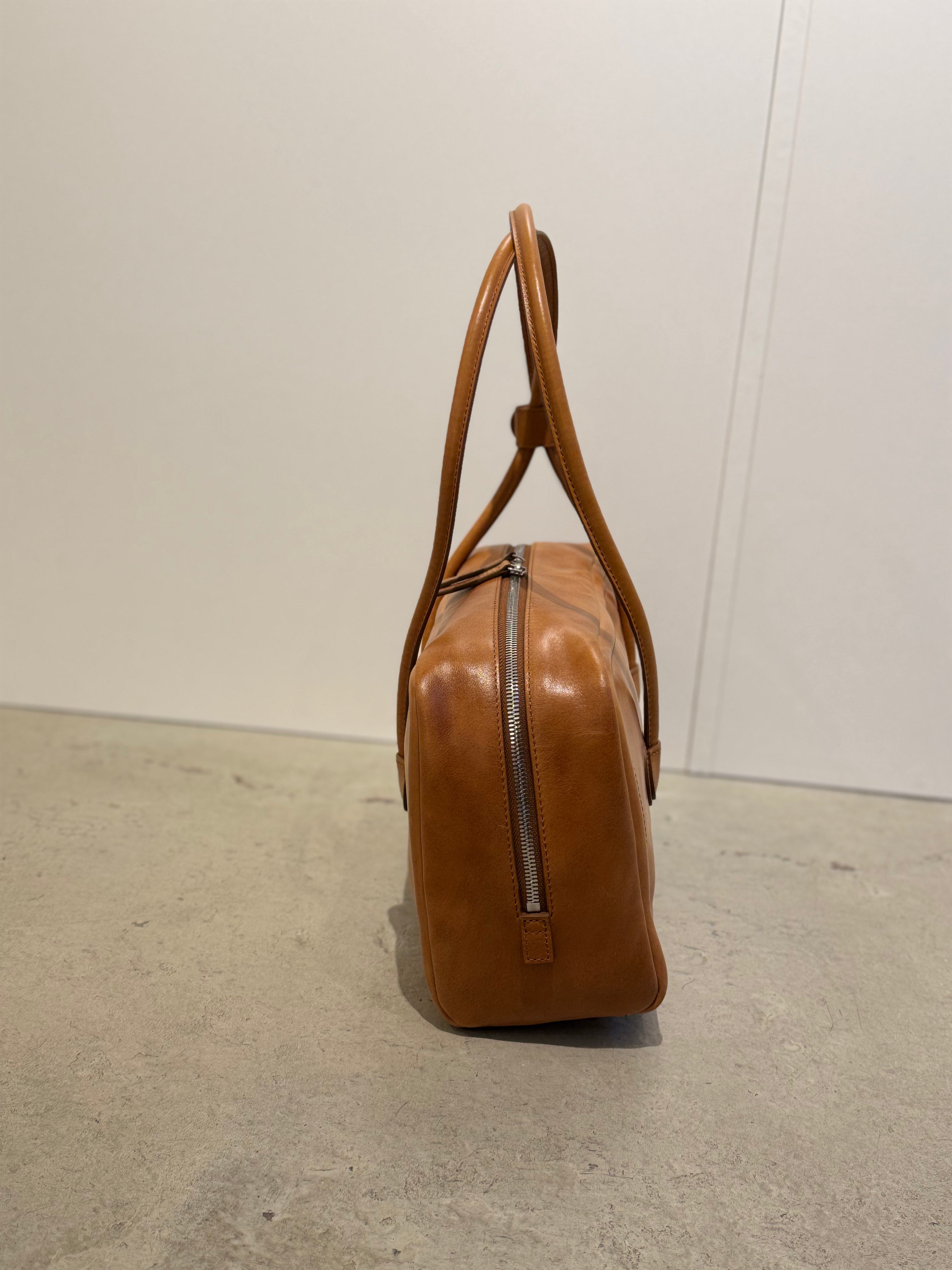 MARGESHERWOOD Soft Boston Henkeltasche in Cognacbraun