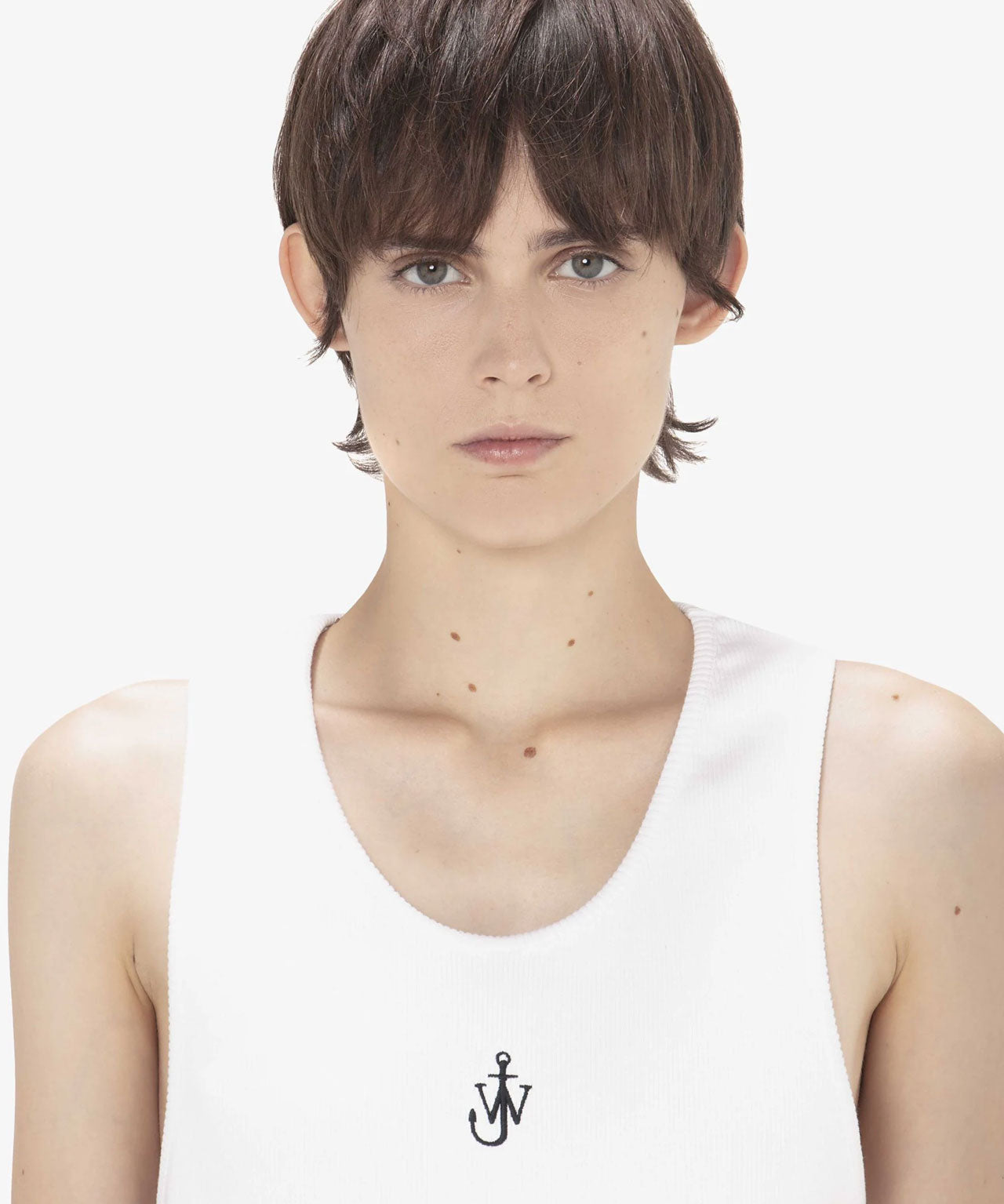 JW ANDERSON Weißes Tanktop mit kleiner Logostickerei