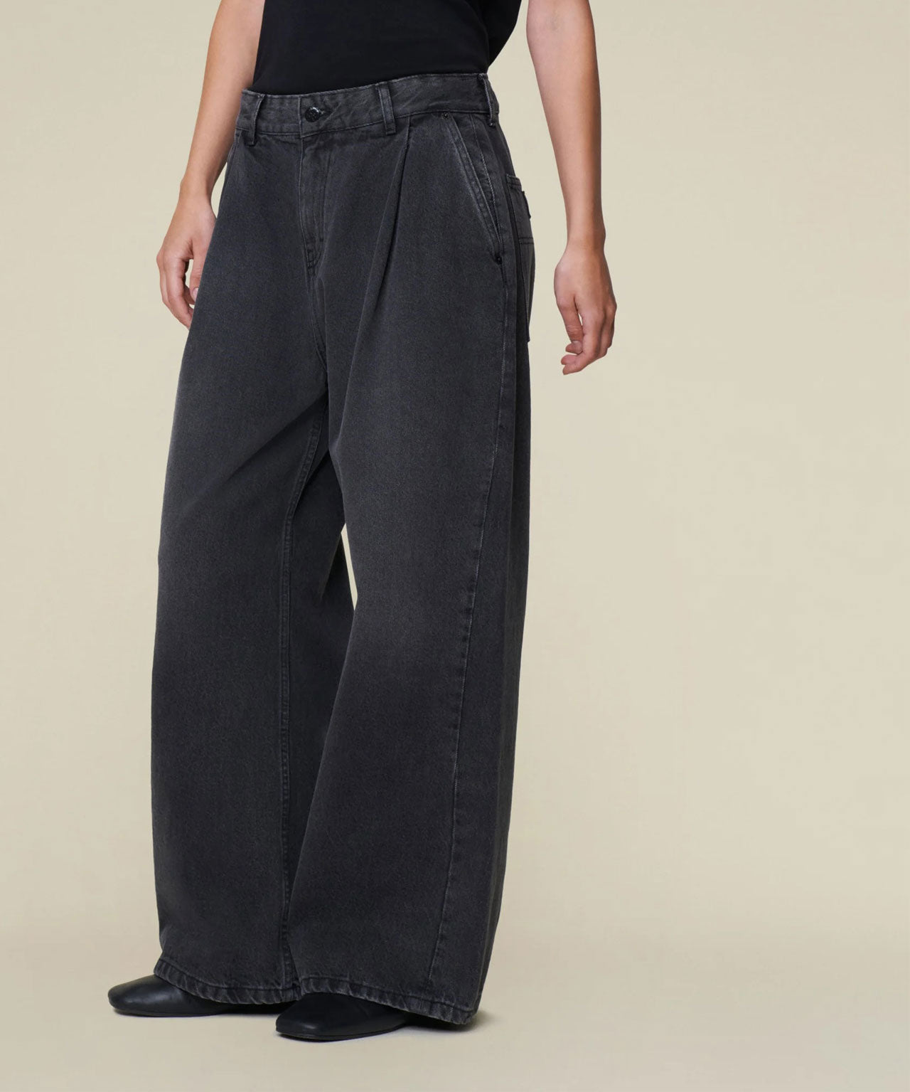 LOIS Jeans Bundfaltenhose aus Black Denim