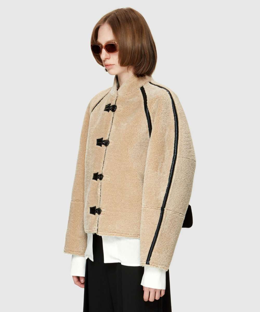 LOWC_shearling_web2_600x600_2x_b7e2ee7b-2a48-4d4e-a4c7-51125a9529e2.jpg