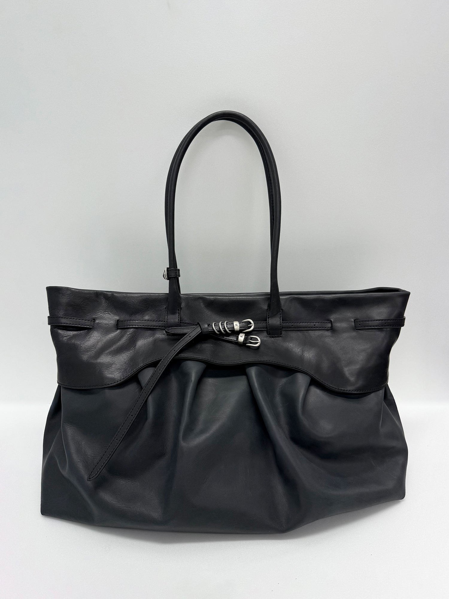 MARGESHERWOOD Schwarze Big Grandma XL aus Glattleder, layered