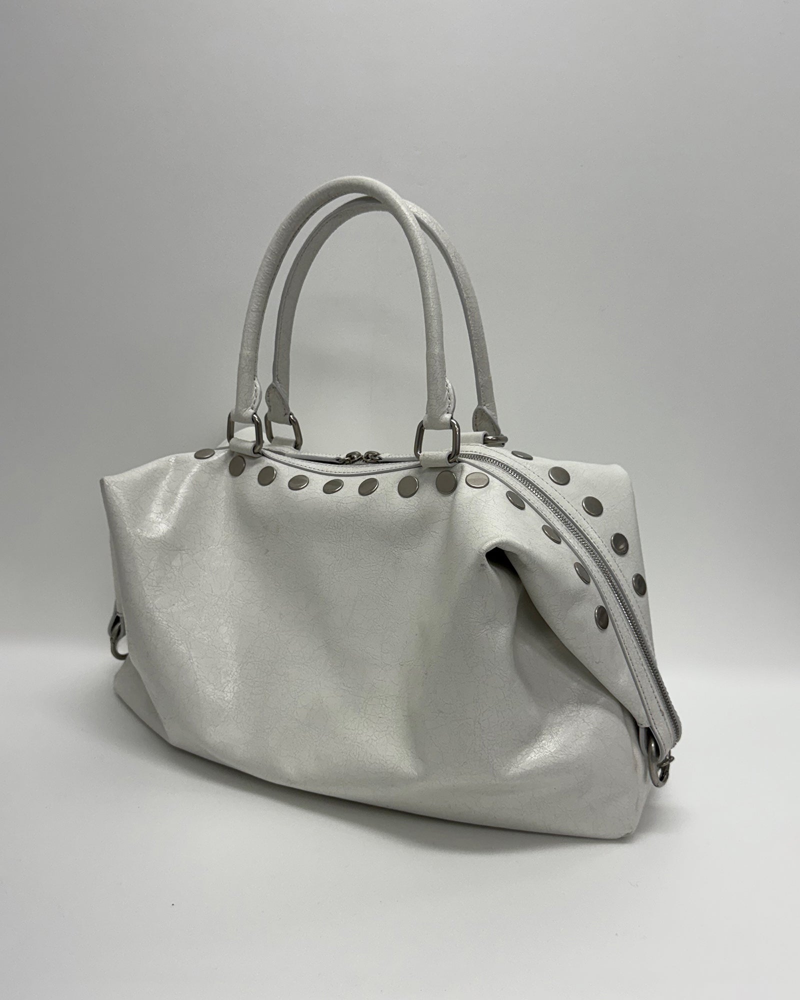 MARGESHERWOOD Weiße, studded Ledertasche