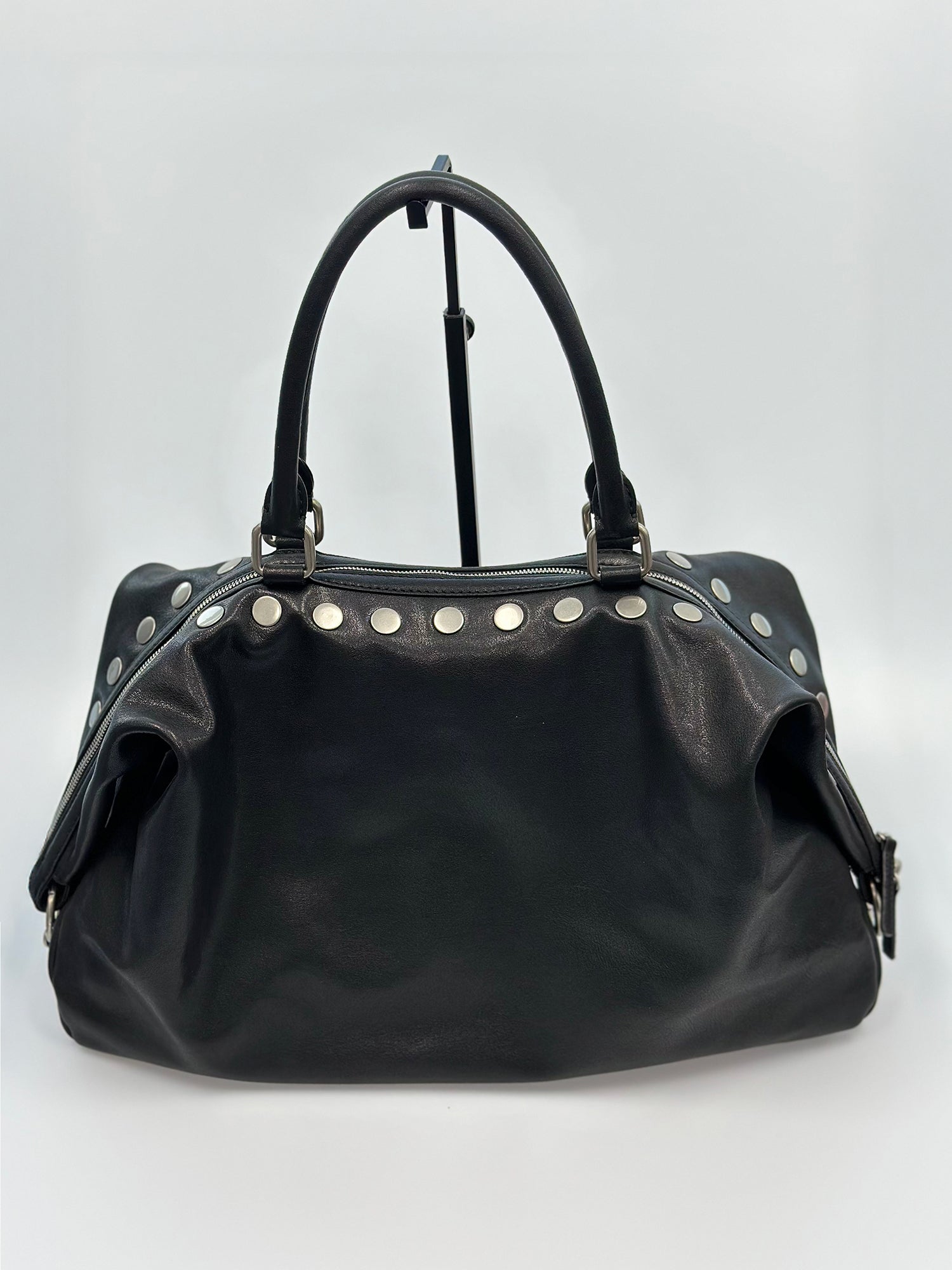MARGESHERWOOD Schwarze, studded Ledertasche