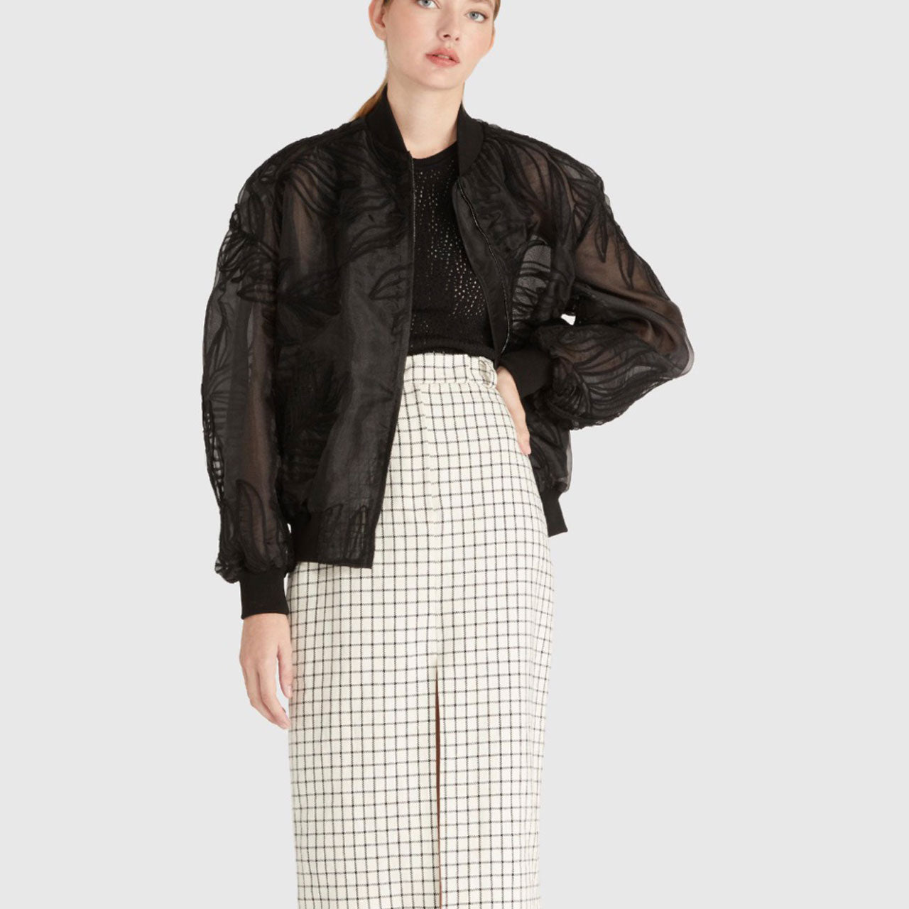 ROCHAS Schwarze Bomberjacke aus Organza mit Alloverstcikerei