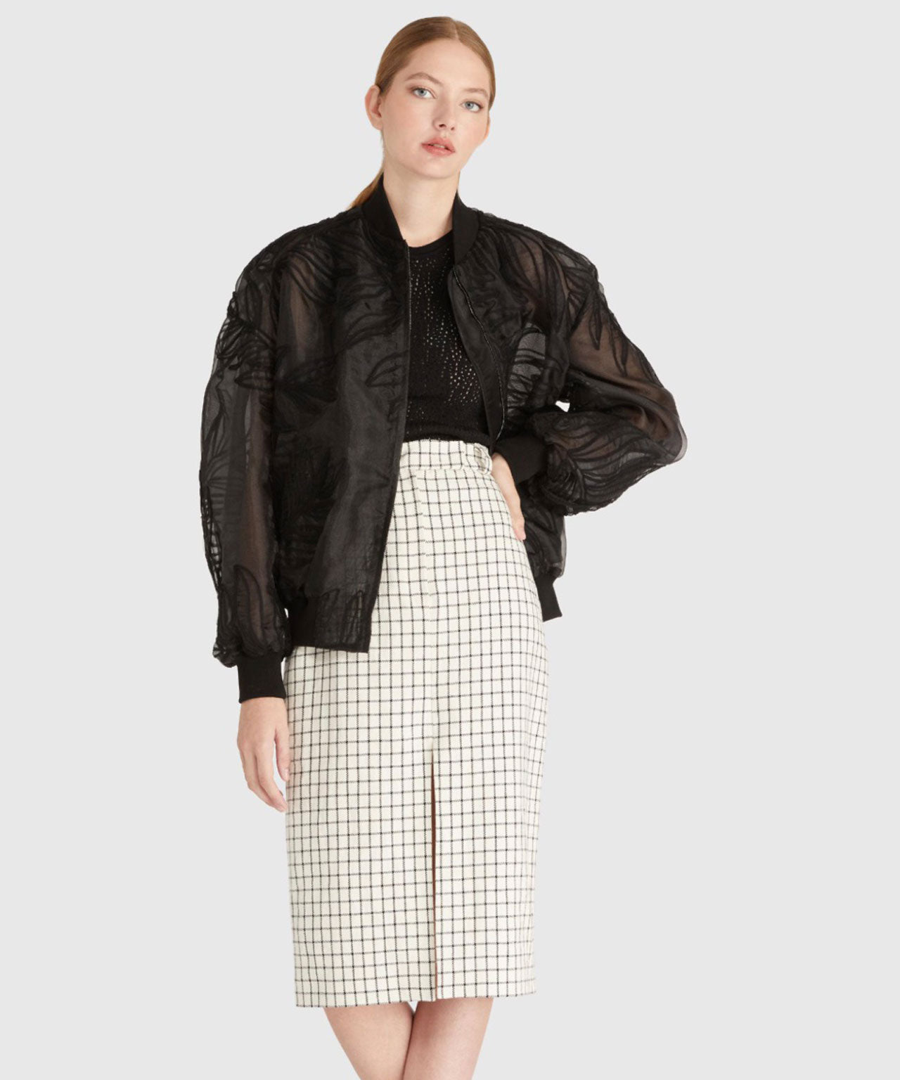 ROCHAS Schwarze Bomberjacke aus Organza mit Alloverstcikerei