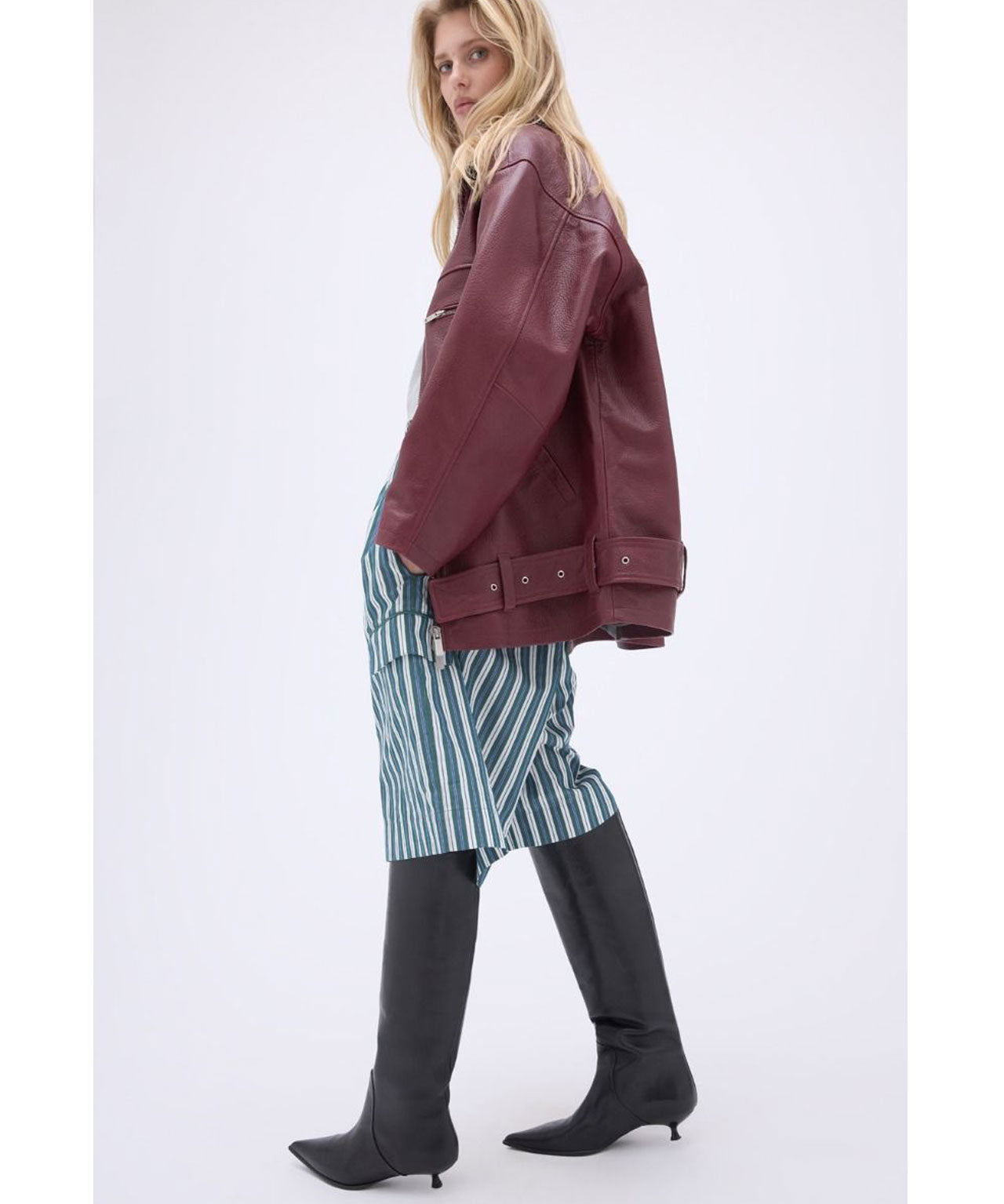 REMAIN Grüne, gestreifte oversized Shorts