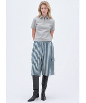 REMAIN Grüne, gestreifte oversized Shorts