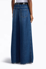 Jeans mit weitem, ausgestellten Bein
