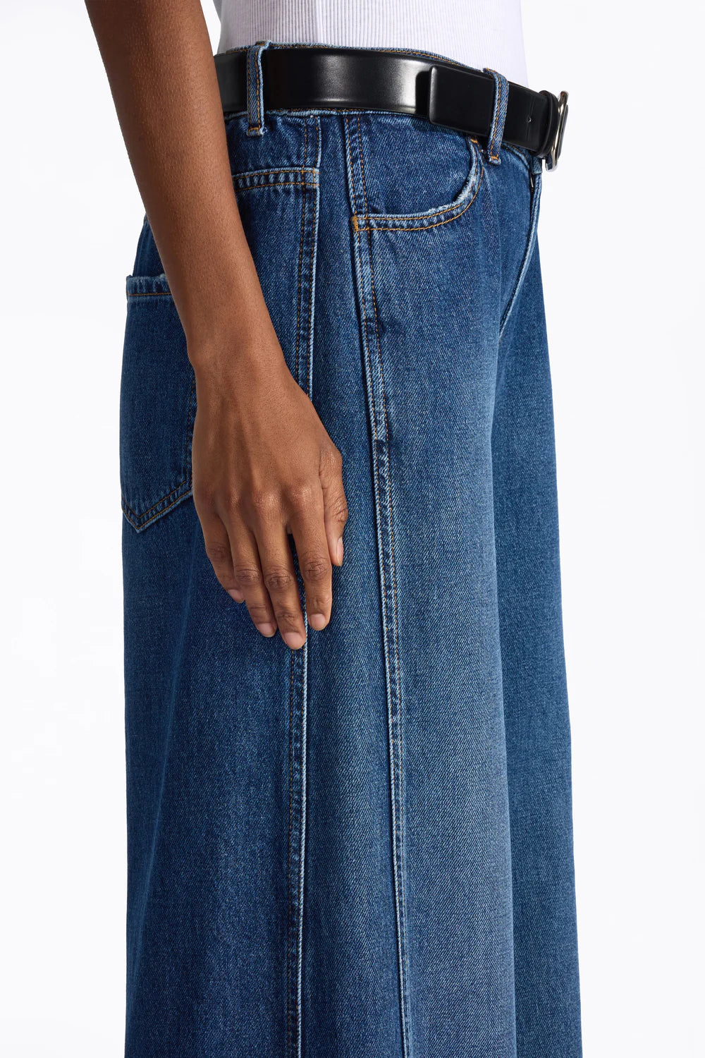 Jeans mit weitem, ausgestellten Bein