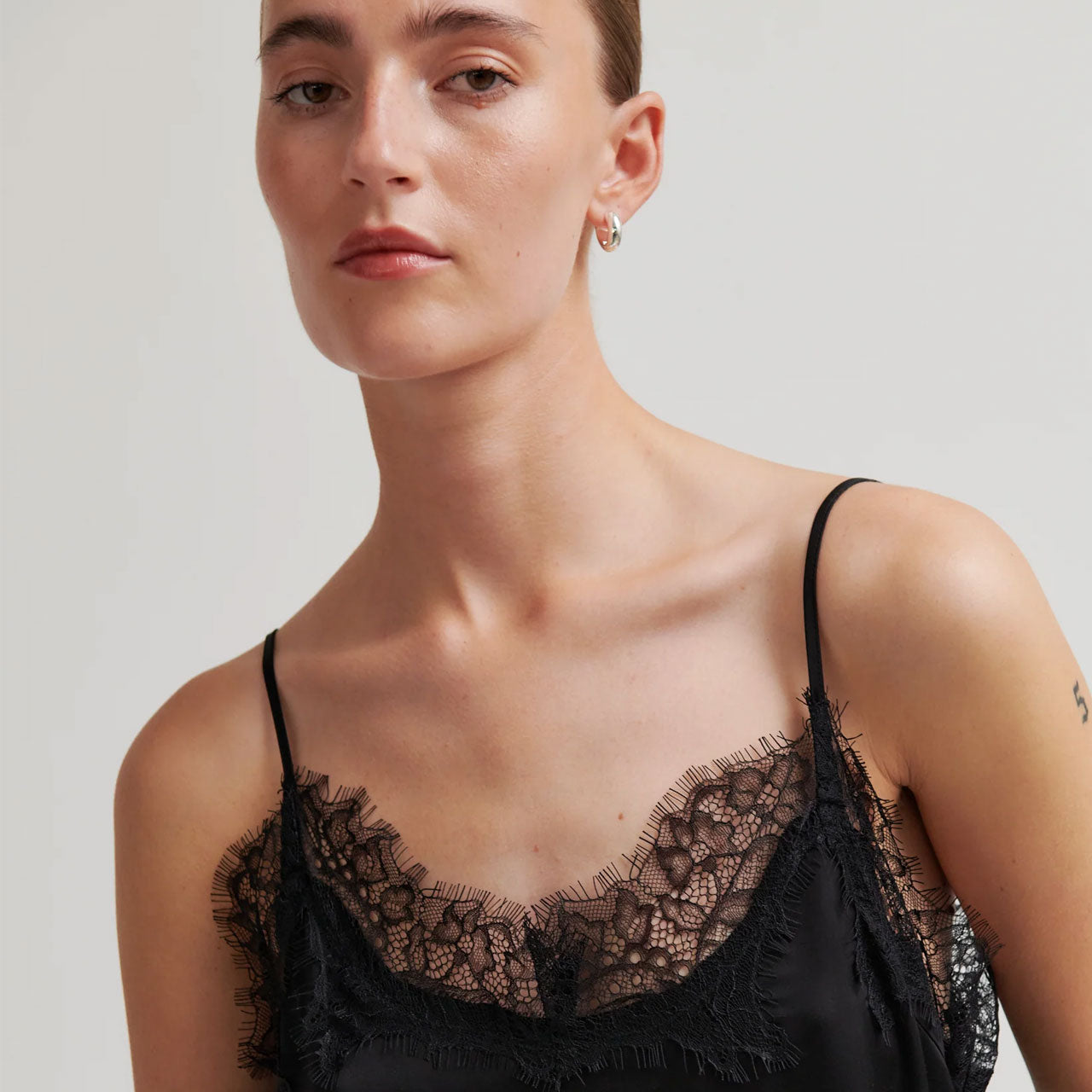 second-female-lacia-top-stylealbum-satintop