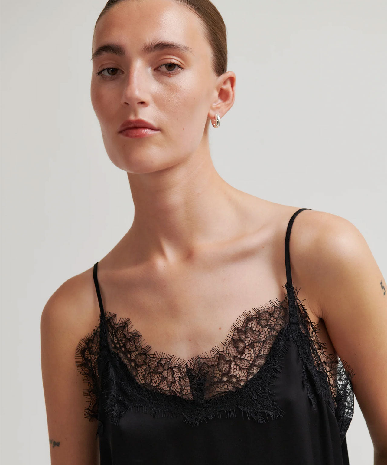 second-female-lacia-top-stylealbum-satintop