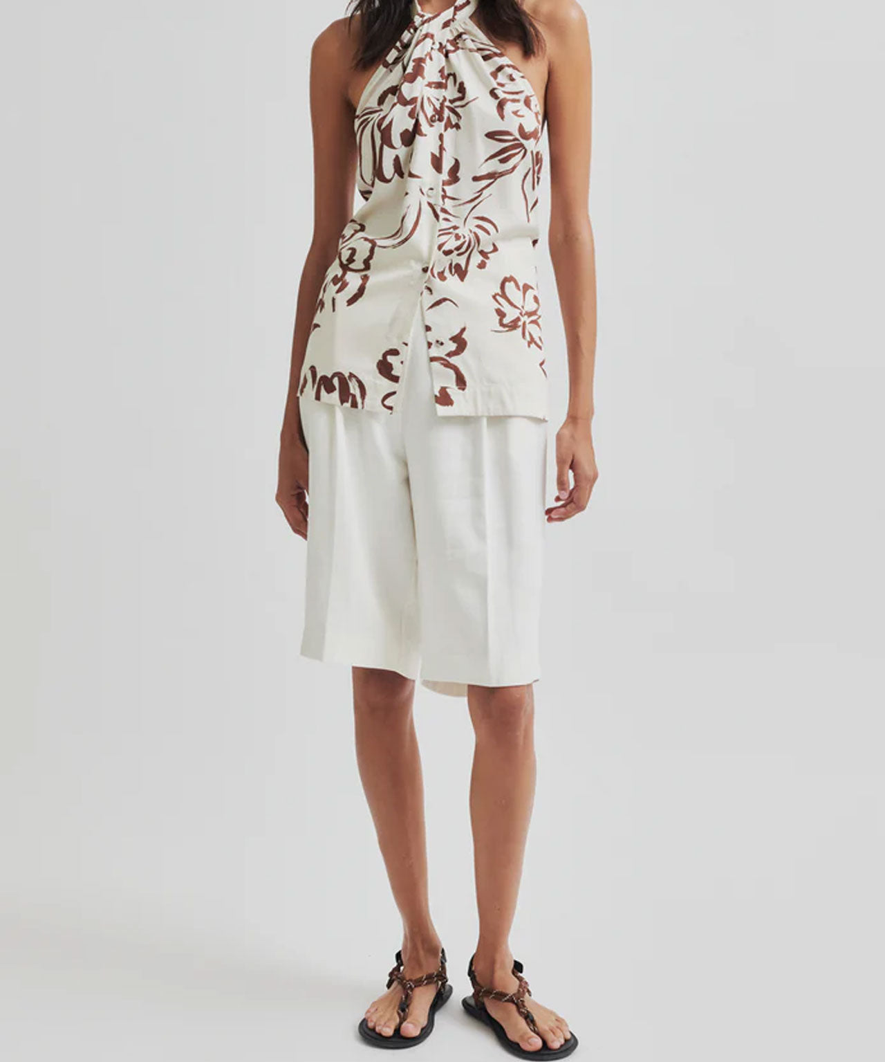 SECOND FEMALE Leinenshorts