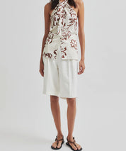 SECOND FEMALE Leinenshorts