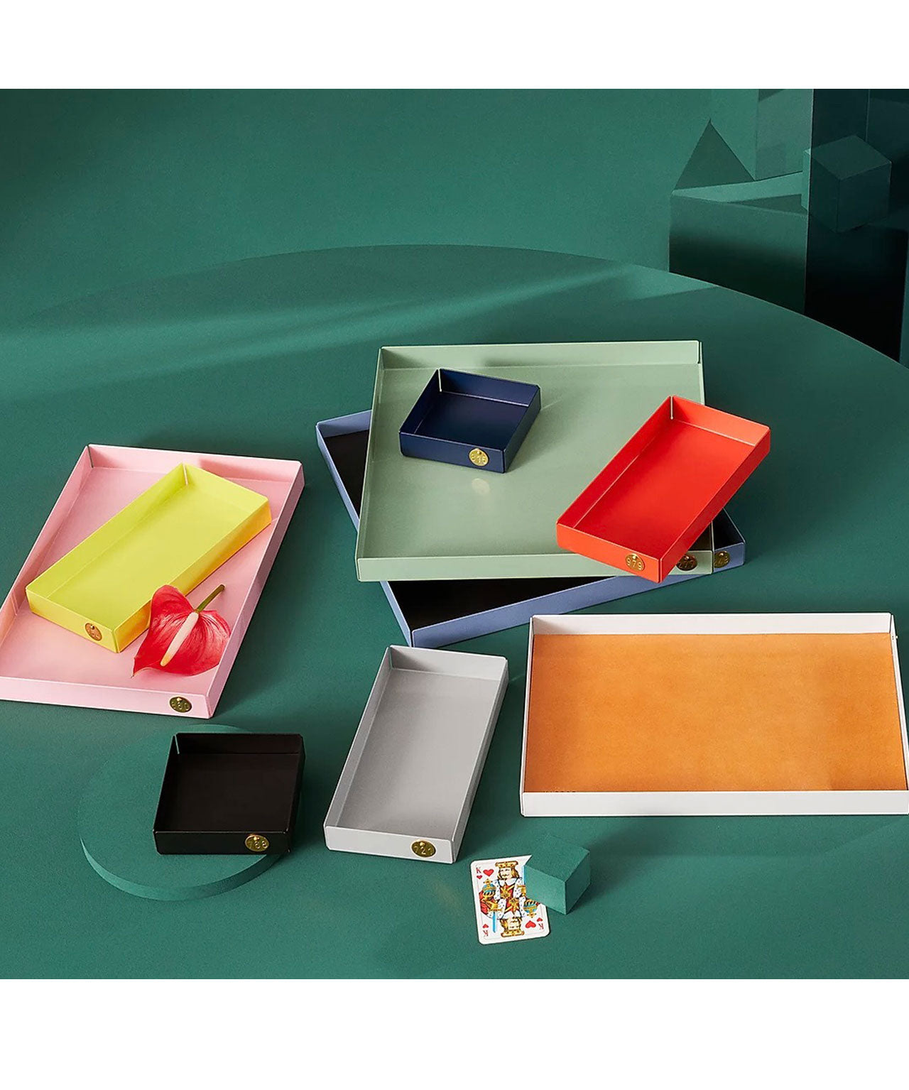 Kleines Tablett in Grau