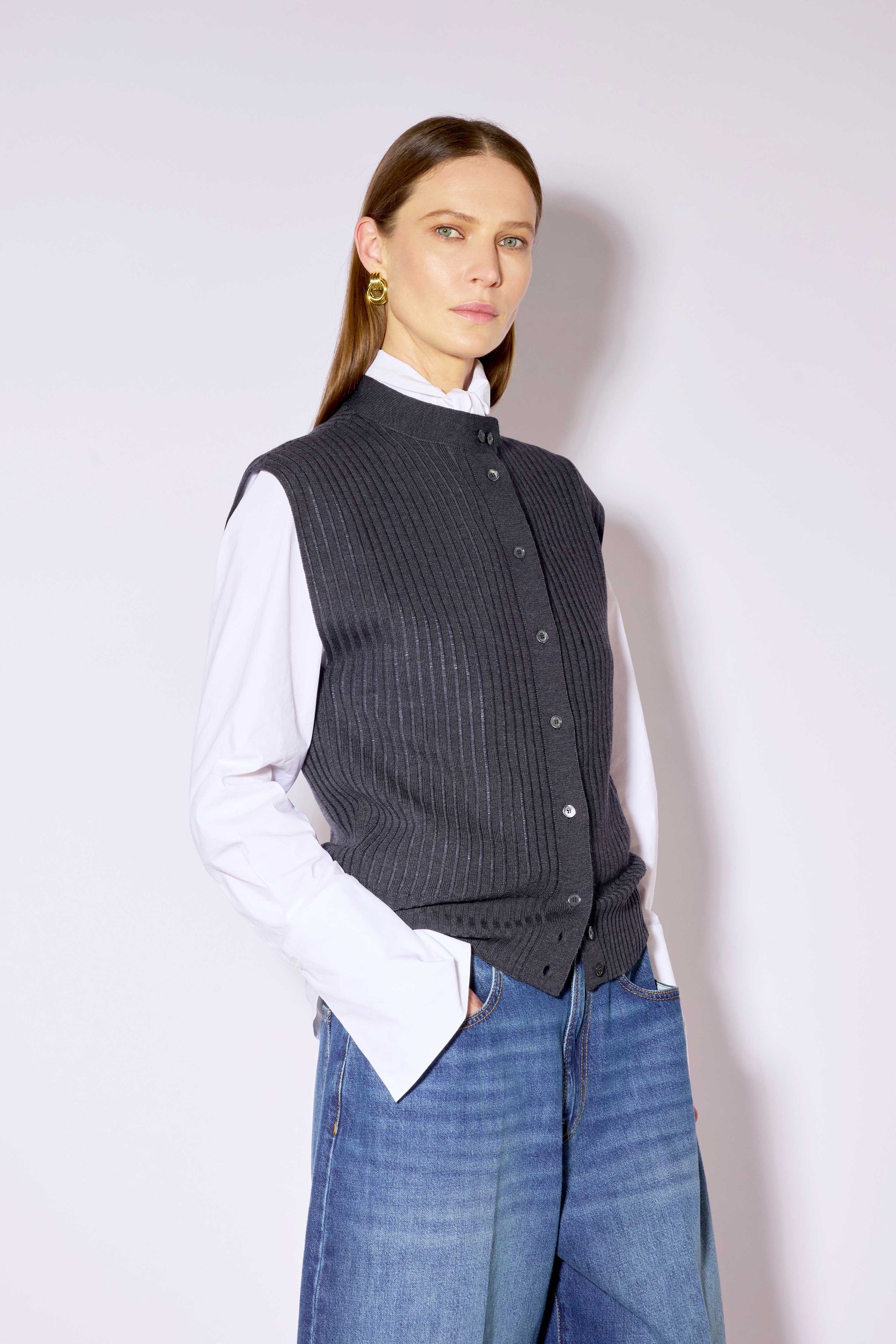 W6FF6WA05Y49-0-B-GILET-EFRON_f9e8c701-ecb8-4e50-9d3c-9b9c59aef30b.jpg