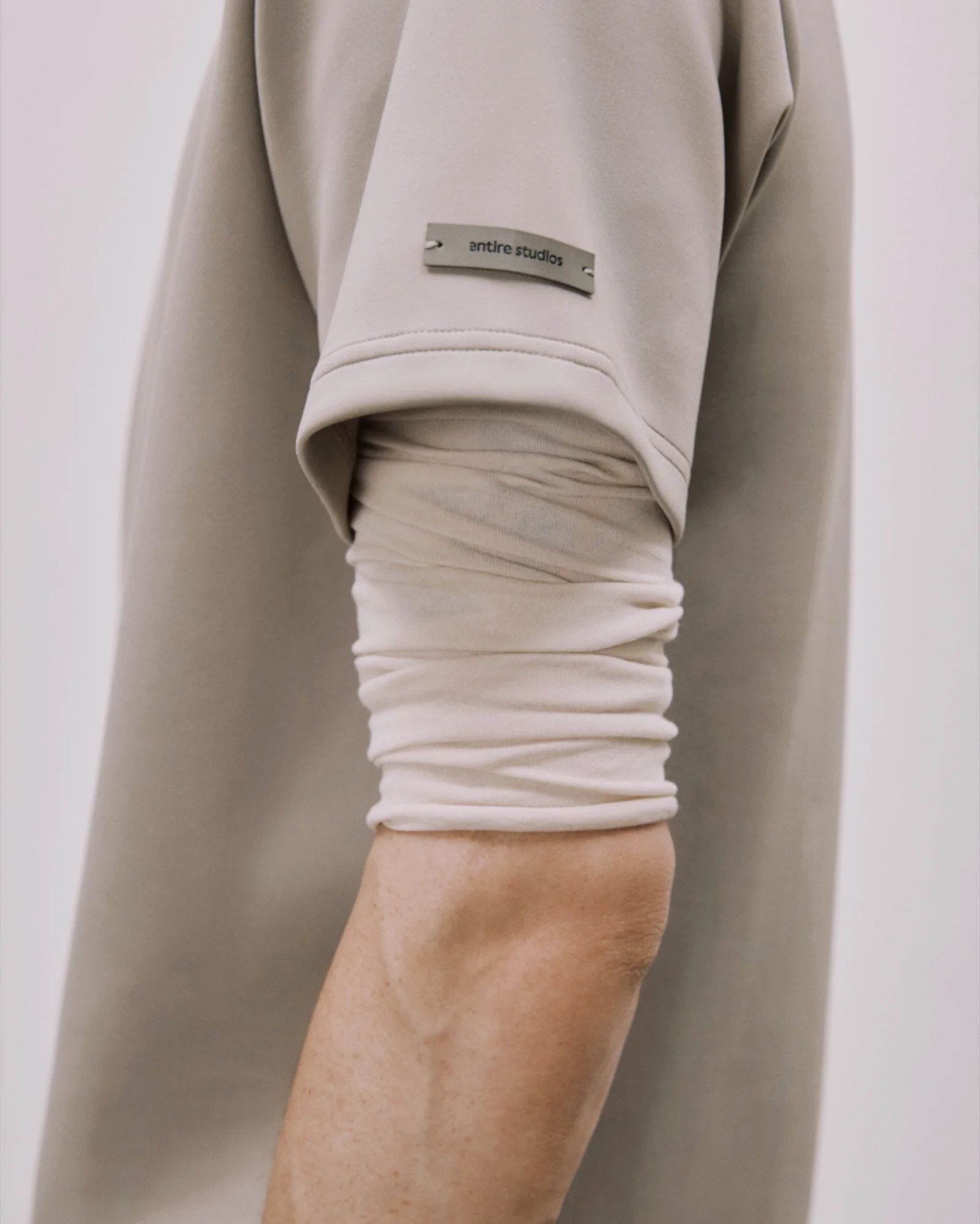 Entire Studios Schlammafarbenes Scuba T-Shirt